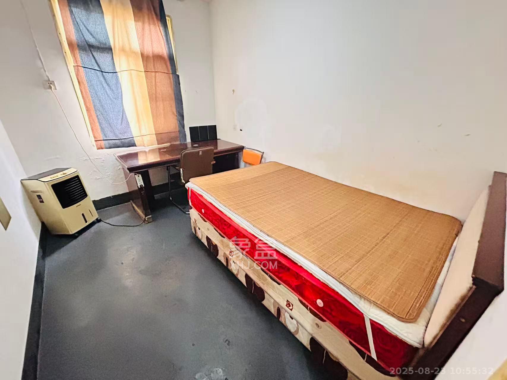 涂家冲社区(涂新小区、农商银行宿舍) 2室1厅1卫 1700.0元/月 涂家冲社区(涂新小区、农商银行宿舍) 2室1厅1卫 1700.0元/月室内图