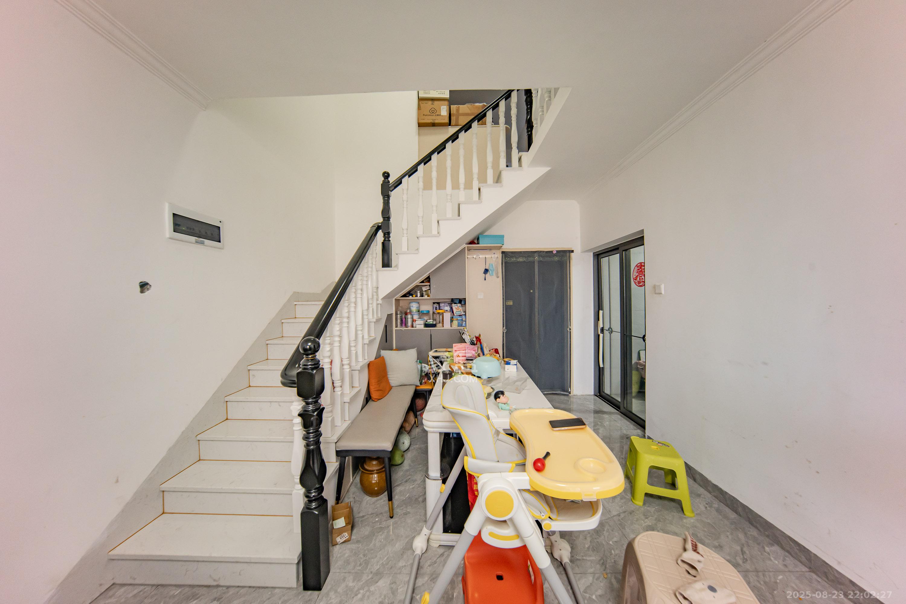 邦盛水岸御园 3室2厅2卫 77.8万 邦盛水岸御园 3室2厅2卫 77.8万客厅