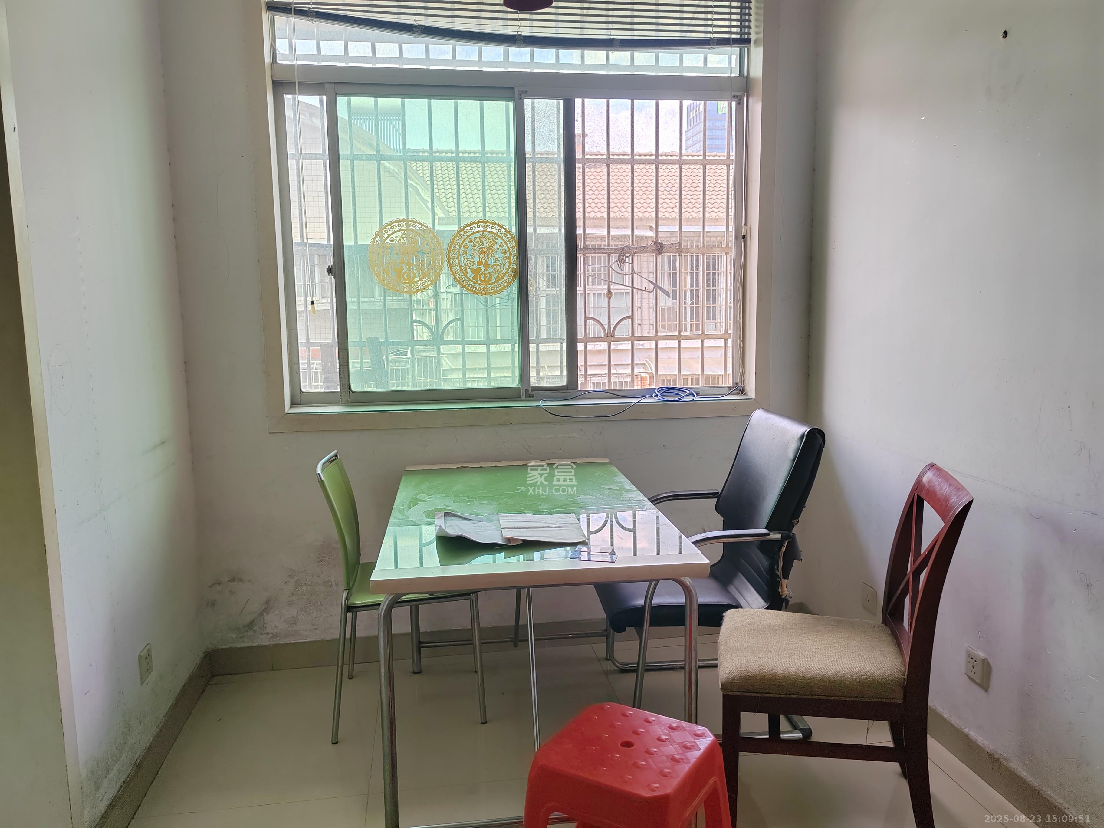 四季如春酒店(原名鑫元大酒店) 3室2厅1卫 1200.0元/月 四季如春酒店(原名鑫元大酒店) 3室2厅1卫 1200.0元/月室内图