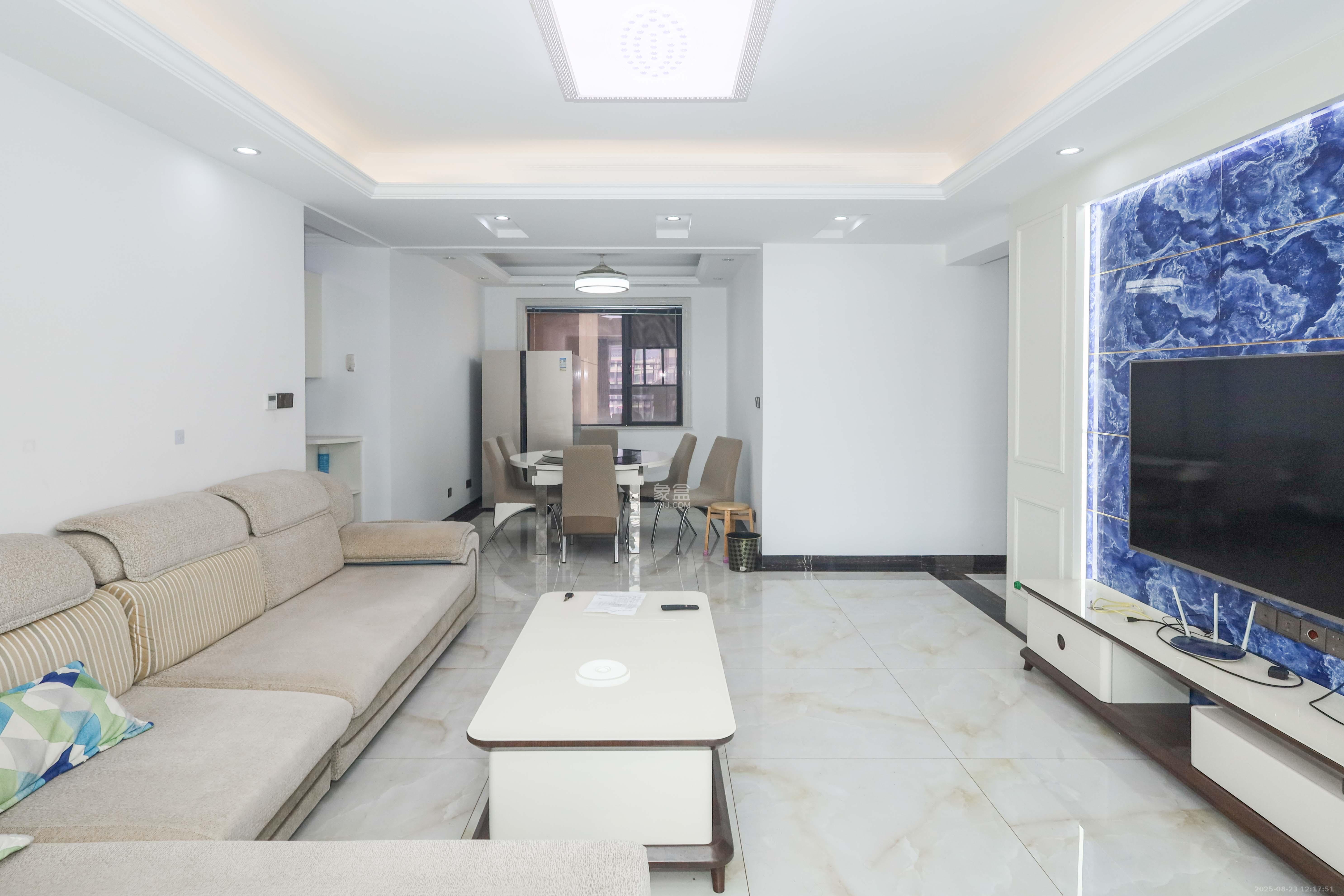 润芳园  4室2厅2卫    125.0万 润芳园  4室2厅2卫    125.0万客厅