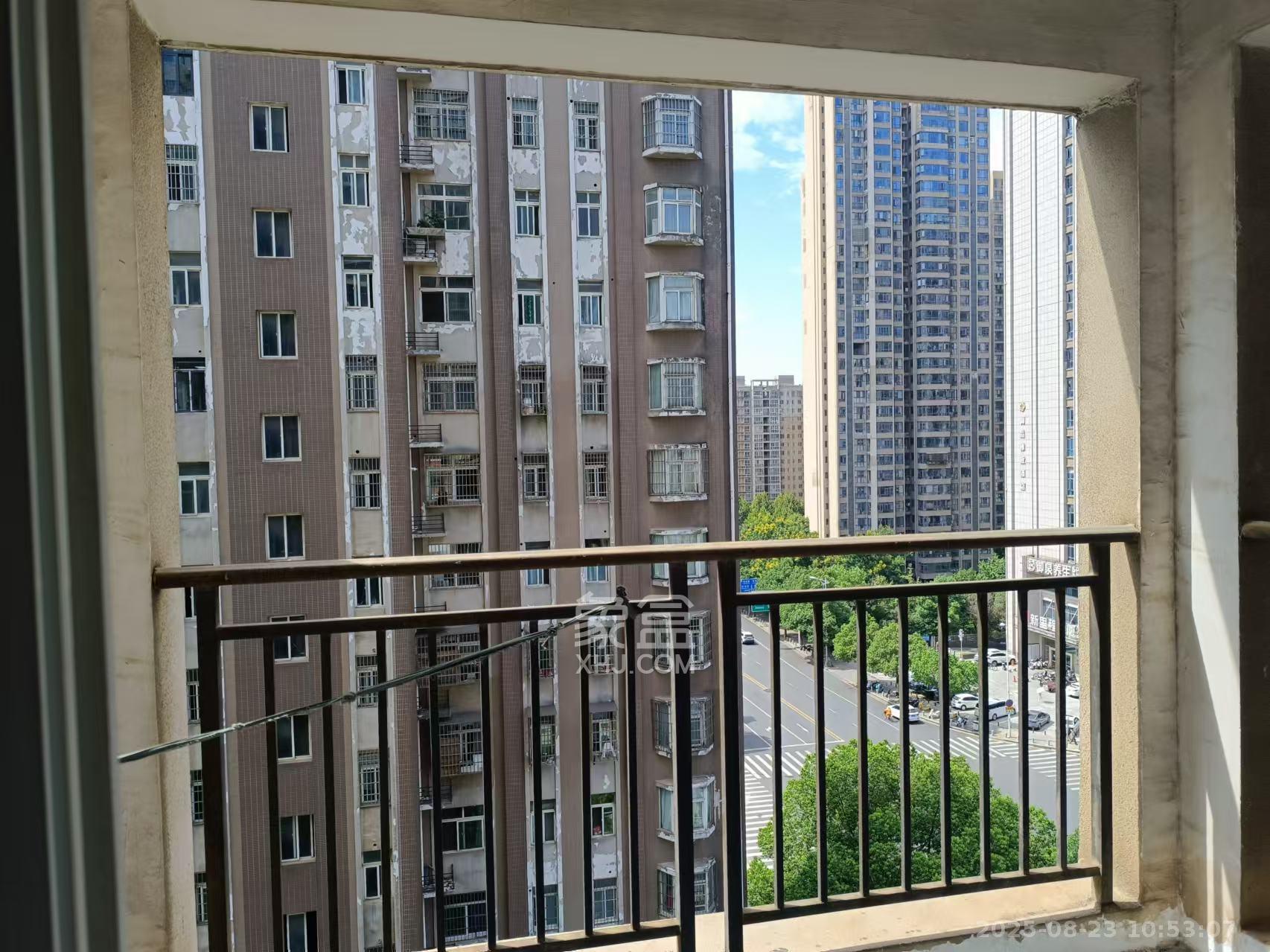 木莲花苑  3室2厅2卫    2000.0元/月室内图