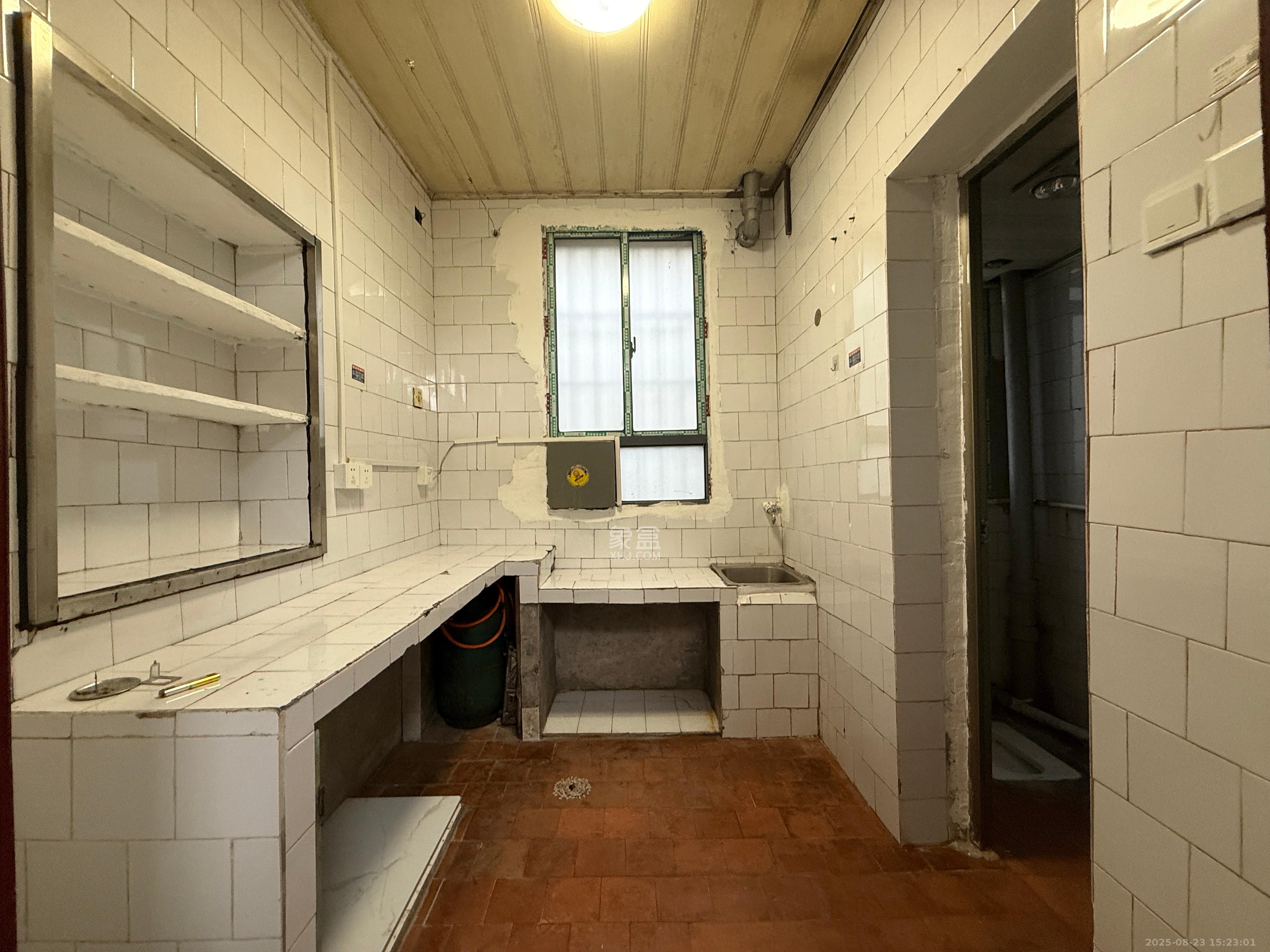 东二环黄兴医院宿舍（长峰医院宿舍、湘城医院）  3室1厅1卫    1800.0元/月室内图