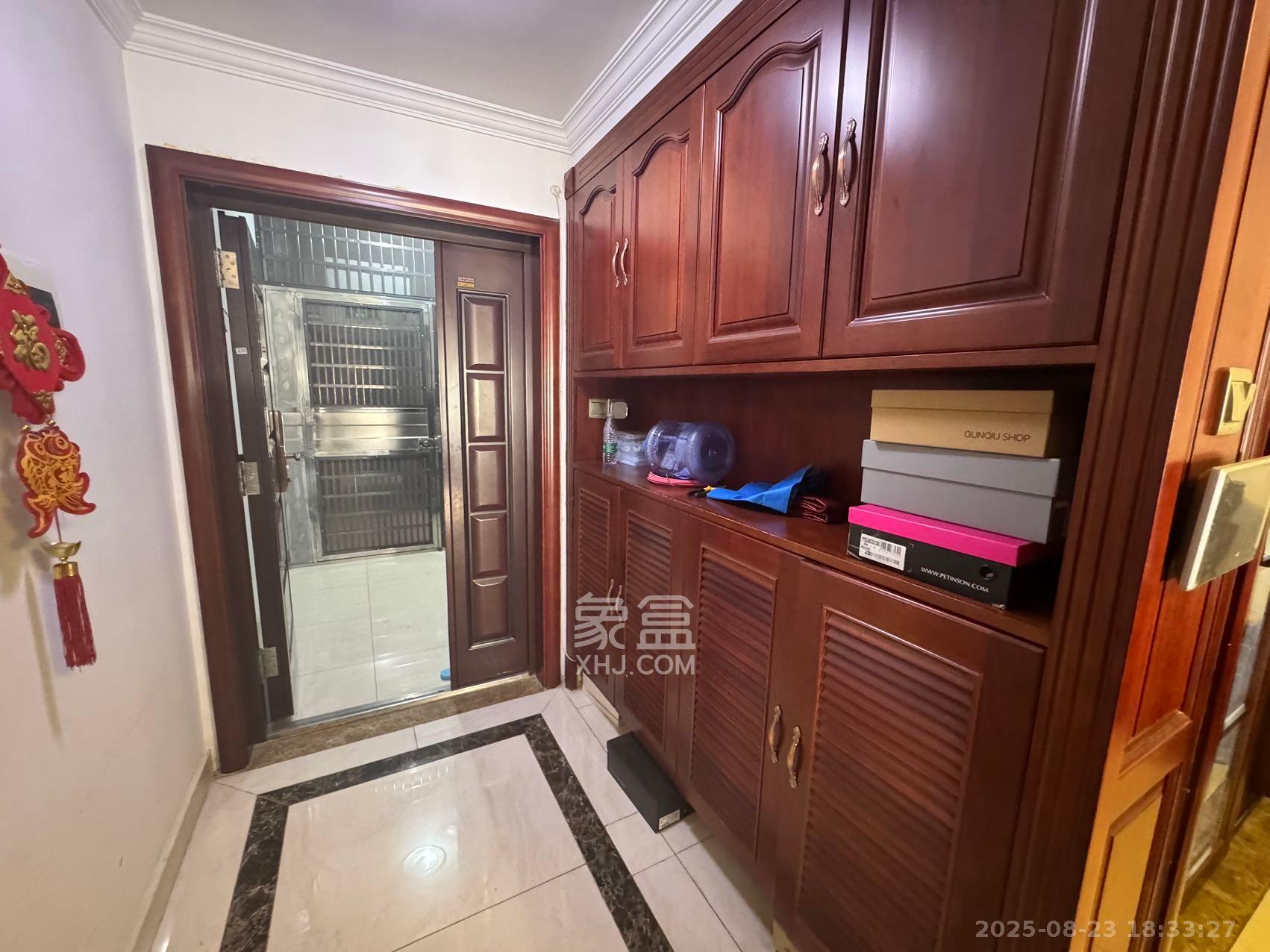 克拉美丽山庄(晟领国际) 4室2厅2卫 3300.0元/月 克拉美丽山庄(晟领国际) 4室2厅2卫 3300.0元/月室内图