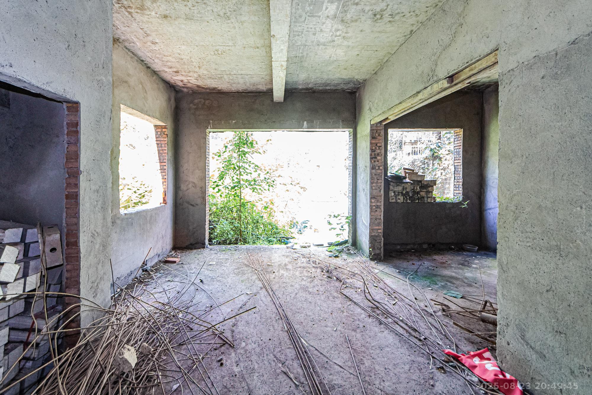 长泰豪园  5室3厅3卫    455.0万客厅