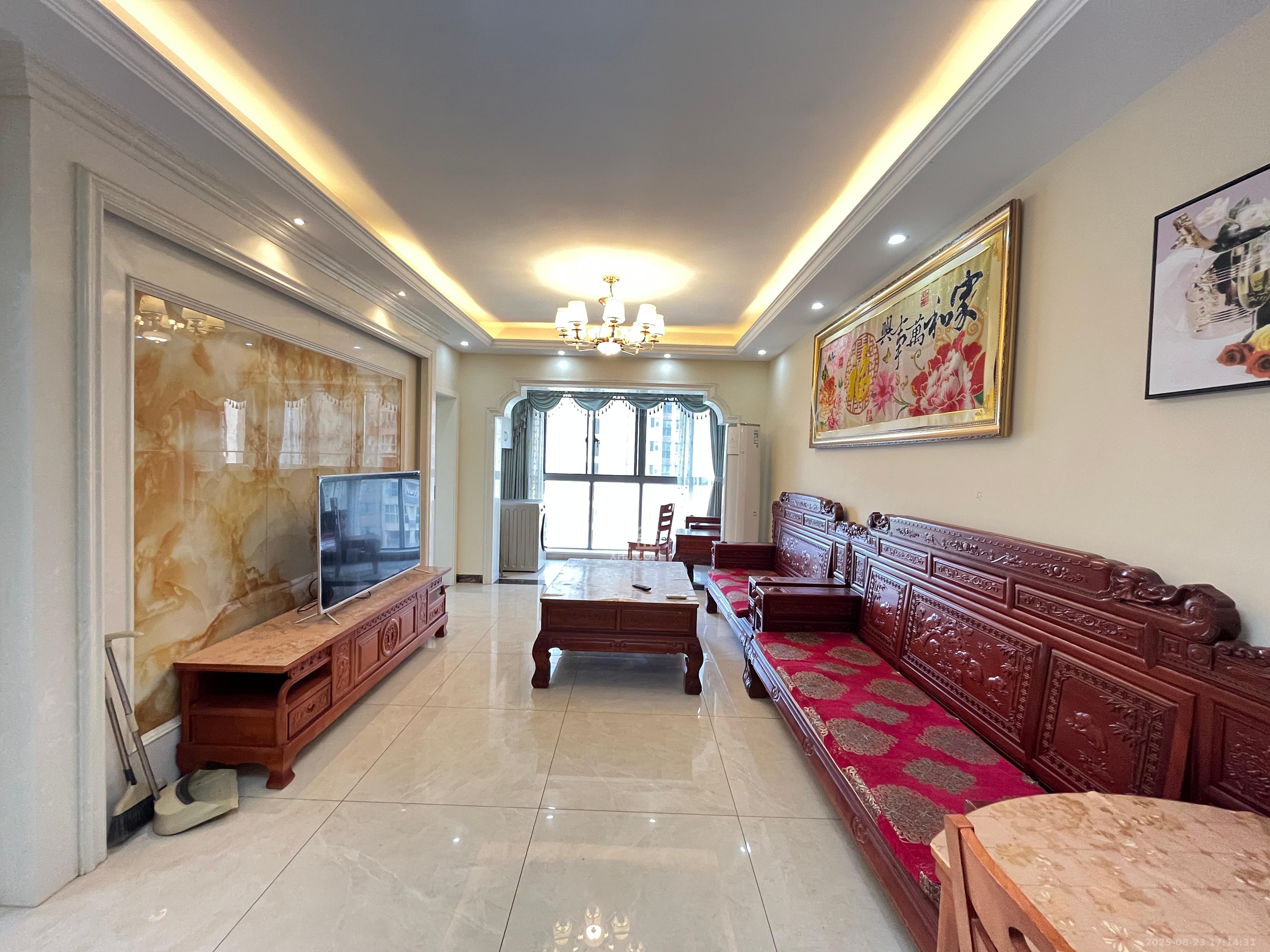 湖湘奥林匹克花园  3室2厅1卫    2300.0元/月 湖湘奥林匹克花园  3室2厅1卫    2300.0元/月室内图