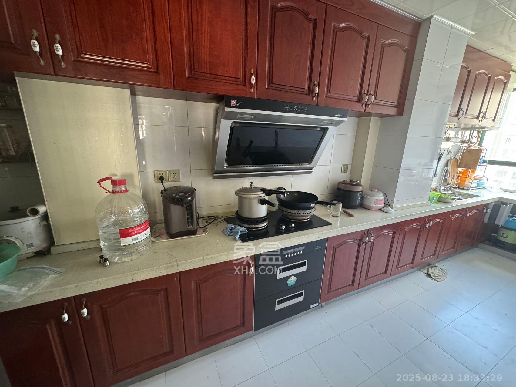 克拉美丽山庄(晟领国际) 4室2厅2卫 3300.0元/月 克拉美丽山庄(晟领国际) 4室2厅2卫 3300.0元/月室内图