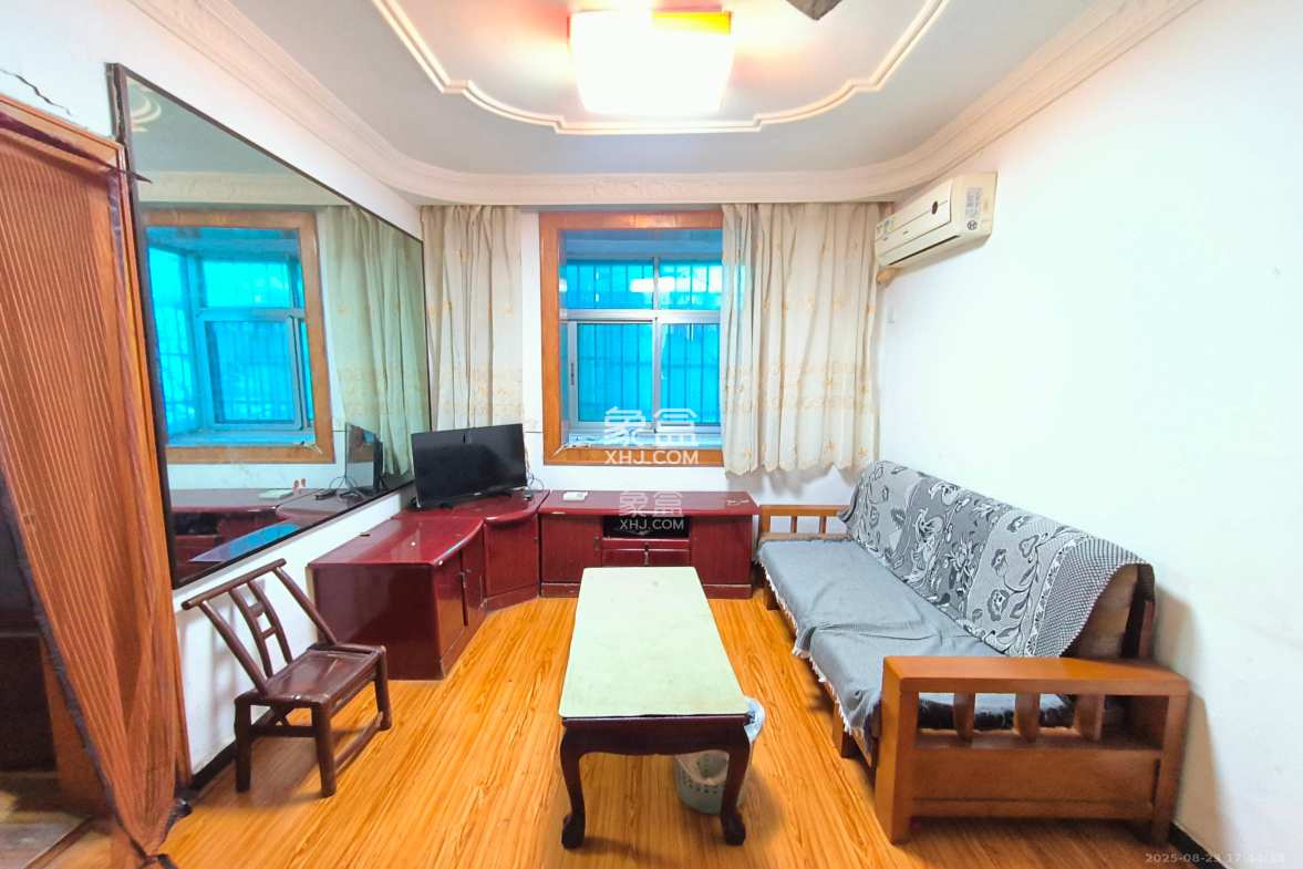 物贸小区 3室2厅1卫 2800.0元/月 物贸小区 3室2厅1卫 2800.0元/月室内图