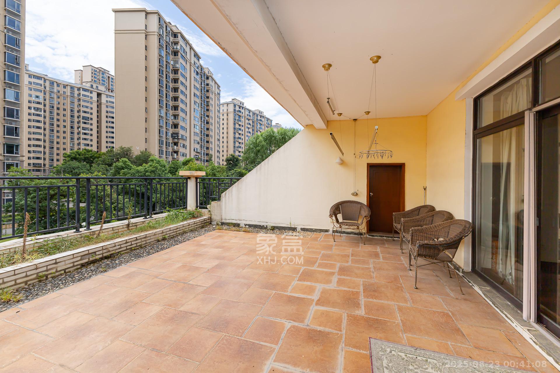 润和之悦(金泽园)  9室3厅4卫    760.0万 润和之悦(金泽园)  9室3厅4卫    760.0万阳台