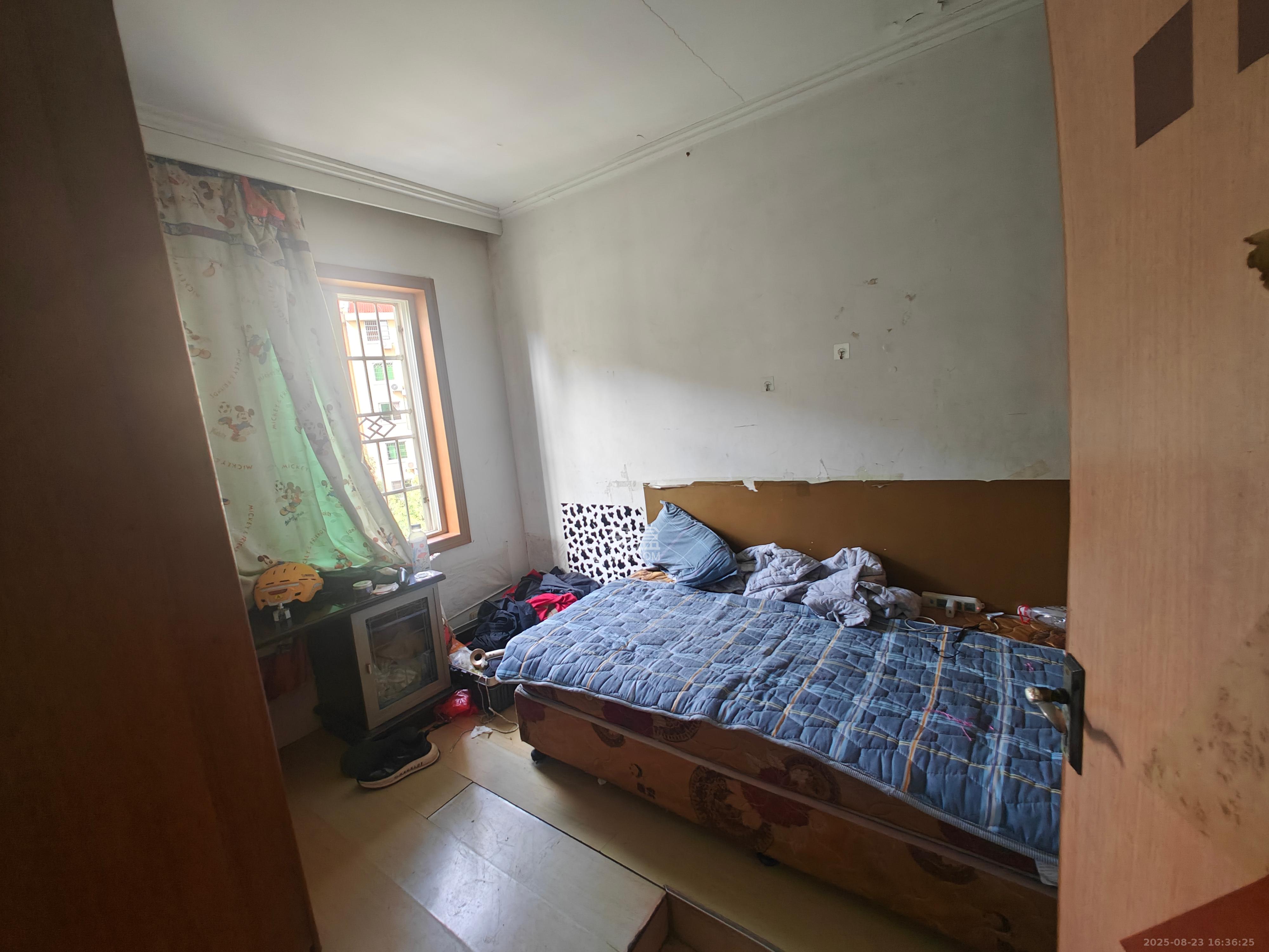 恩瑞麓山名园(龙王港小区) 3室2厅2卫 1600.0元/月 恩瑞麓山名园(龙王港小区) 3室2厅2卫 1600.0元/月室内图