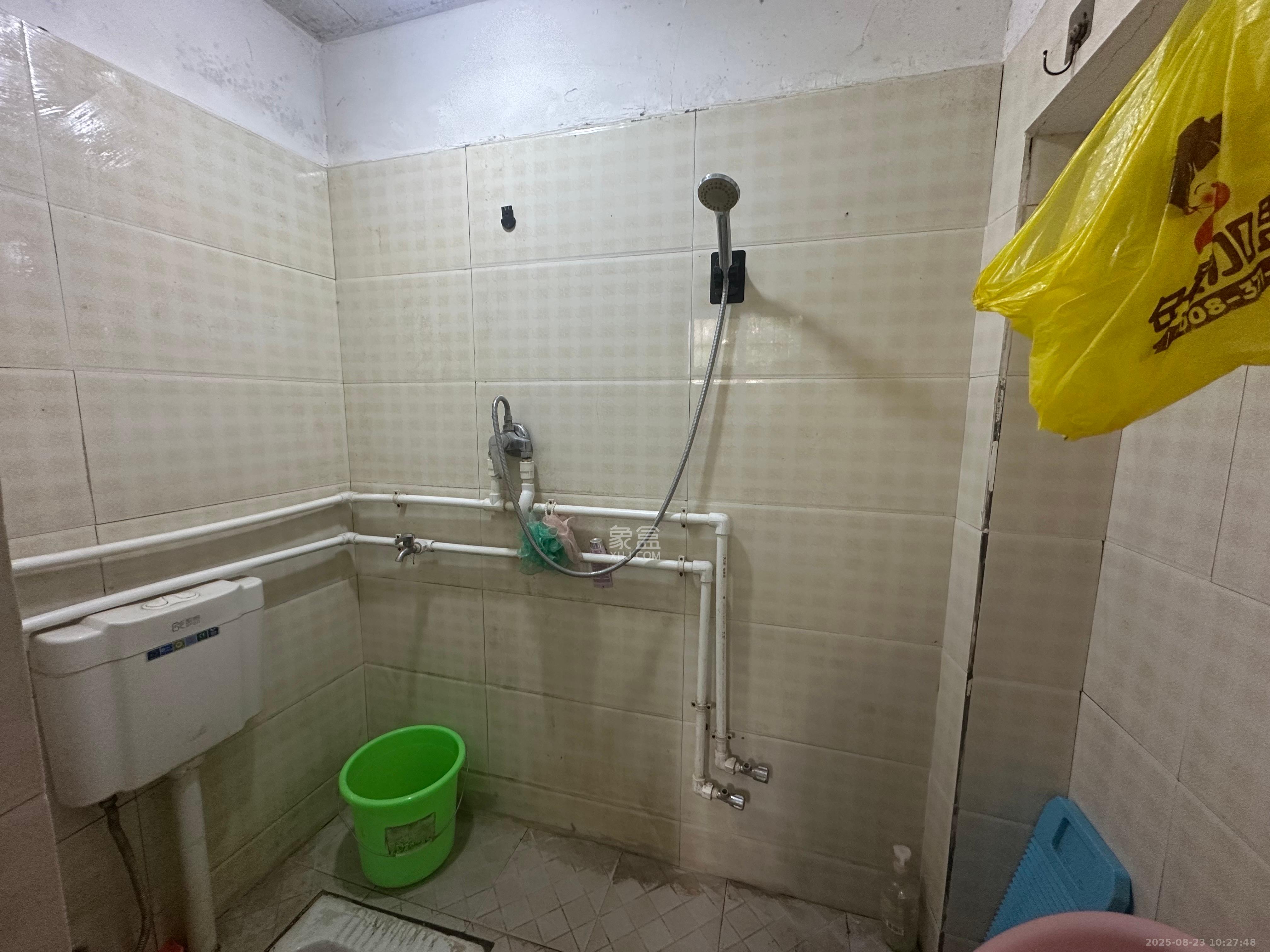 丽臣小区  1室1厅1卫    1850.0元/月室内图