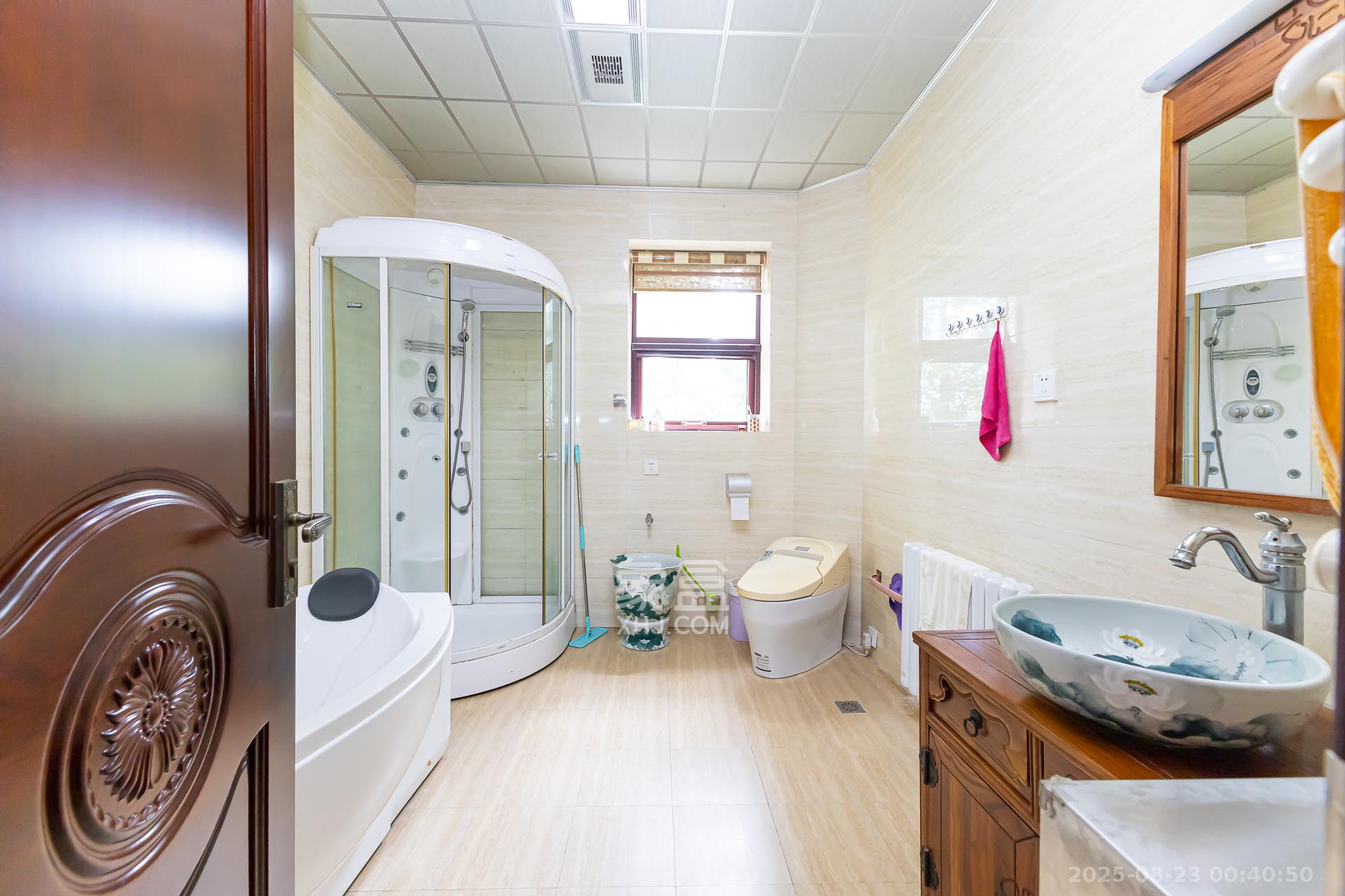 润和之悦(金泽园)  9室3厅4卫    760.0万 润和之悦(金泽园)  9室3厅4卫    760.0万卫生间