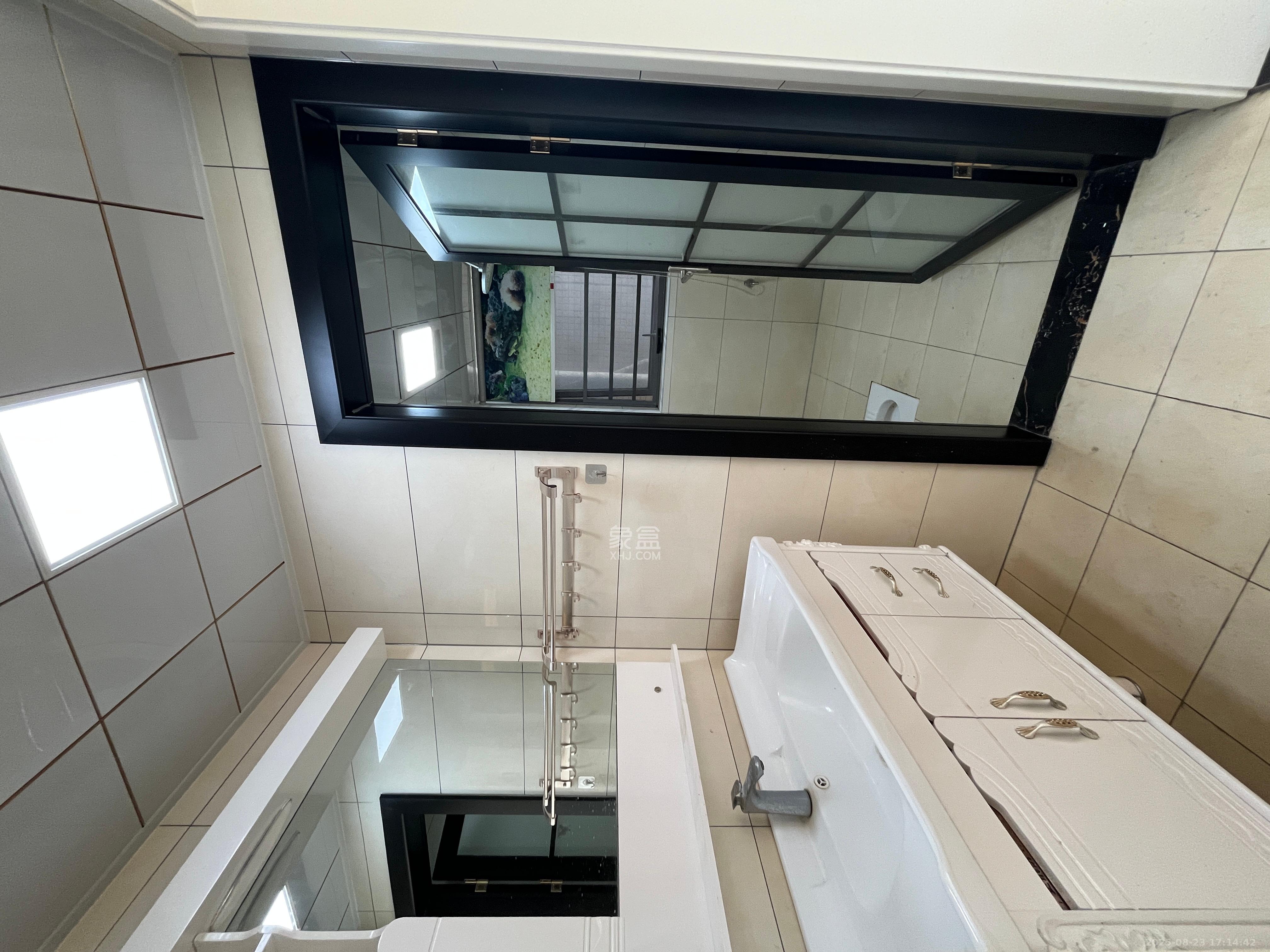 湖湘奥林匹克花园  3室2厅1卫    2300.0元/月 湖湘奥林匹克花园  3室2厅1卫    2300.0元/月室内图