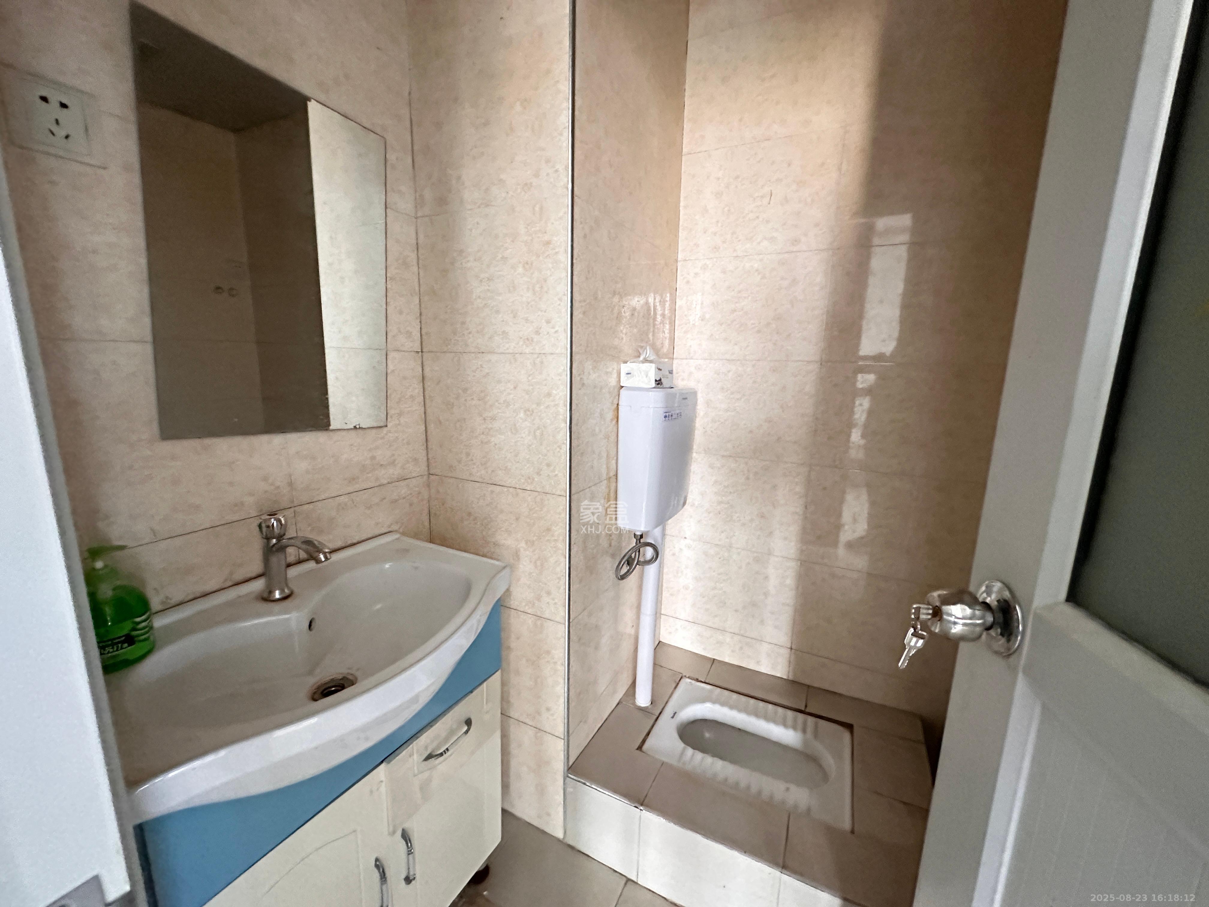 锦湘国际星城三期(锦绣苑) 2室2厅1卫 2200.0元/月 锦湘国际星城三期(锦绣苑) 2室2厅1卫 2200.0元/月室内图