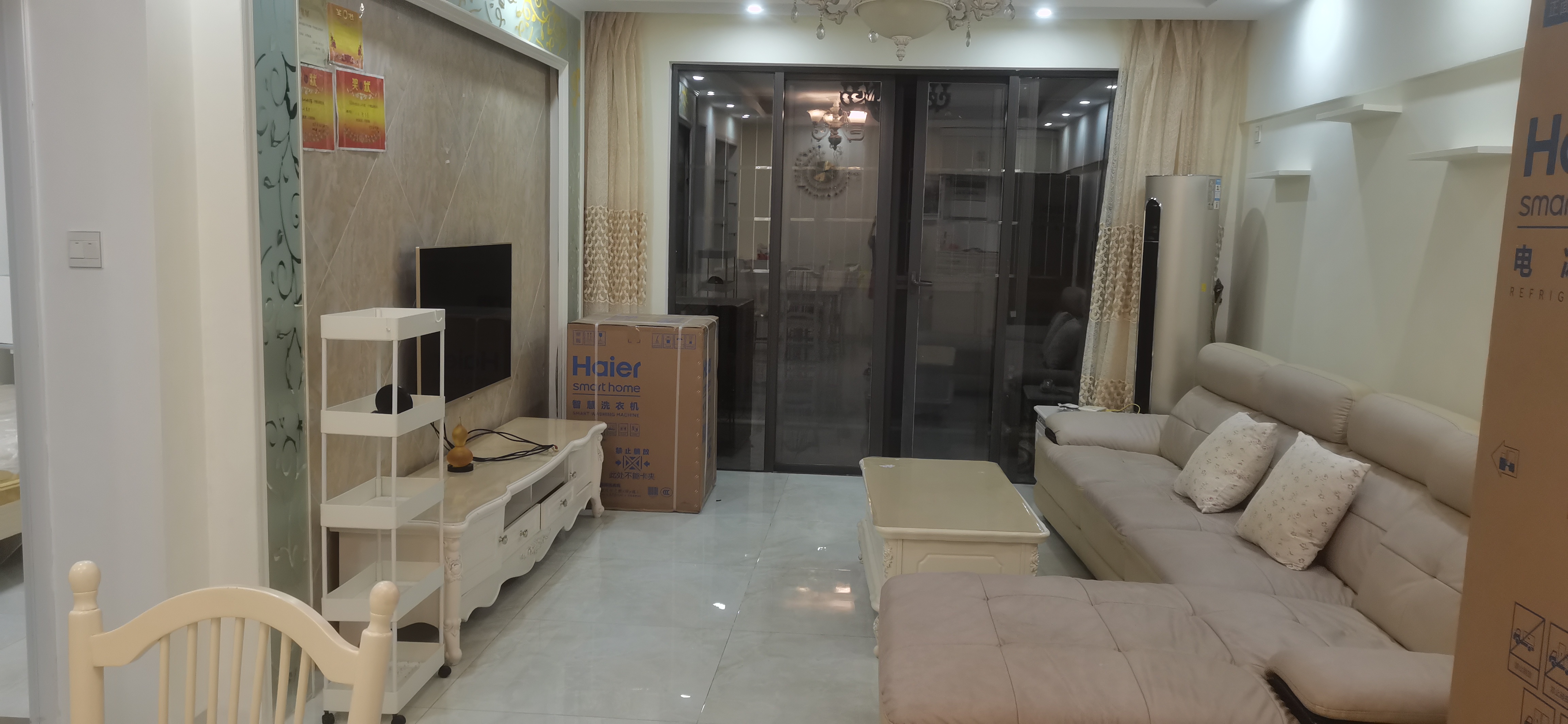 新世界花园三期 3室2厅2卫 2800.0元/月 新世界花园三期 3室2厅2卫 2800.0元/月室内图