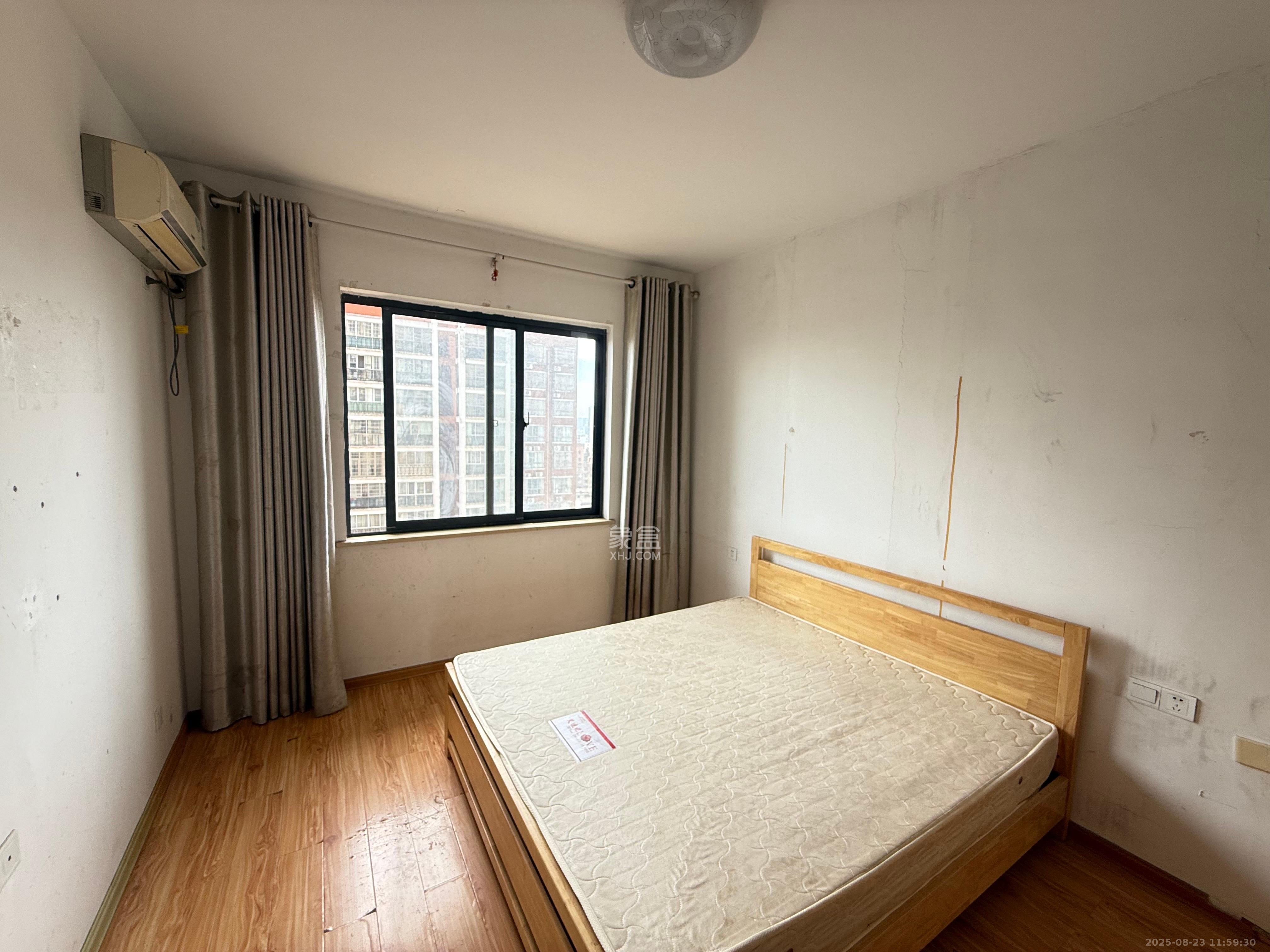 阳光锦城  2室1厅1卫    2200.0元/月室内图