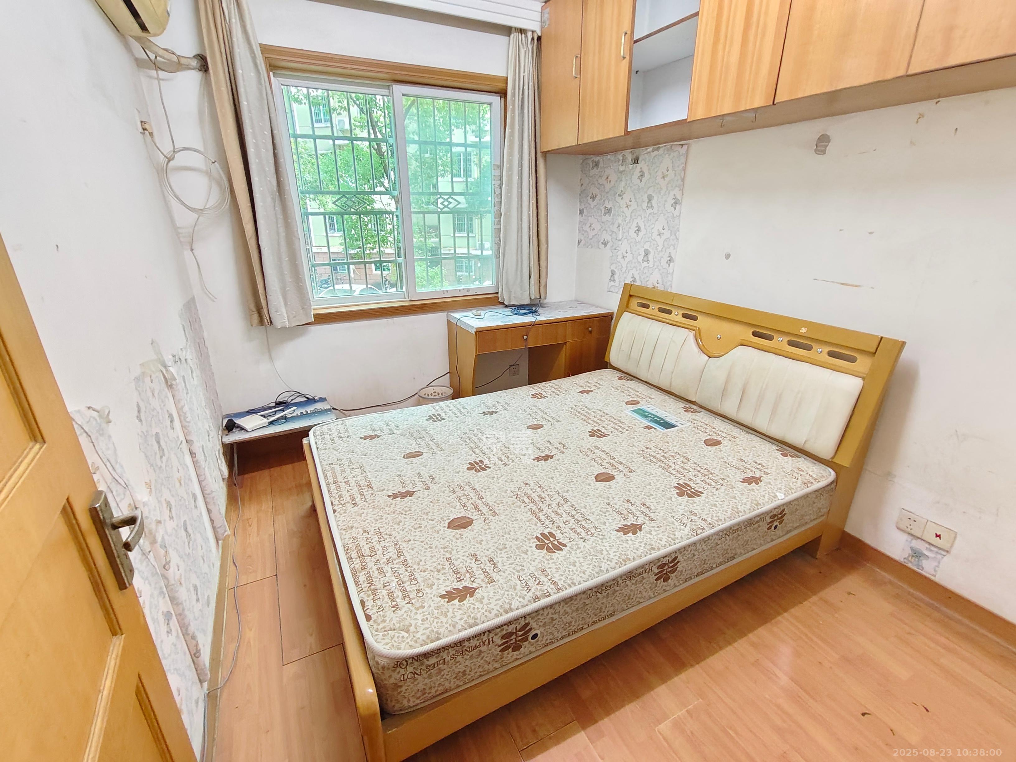 恩瑞麓山名园（龙王港小区）  3室2厅1卫    2000.0元/月室内图