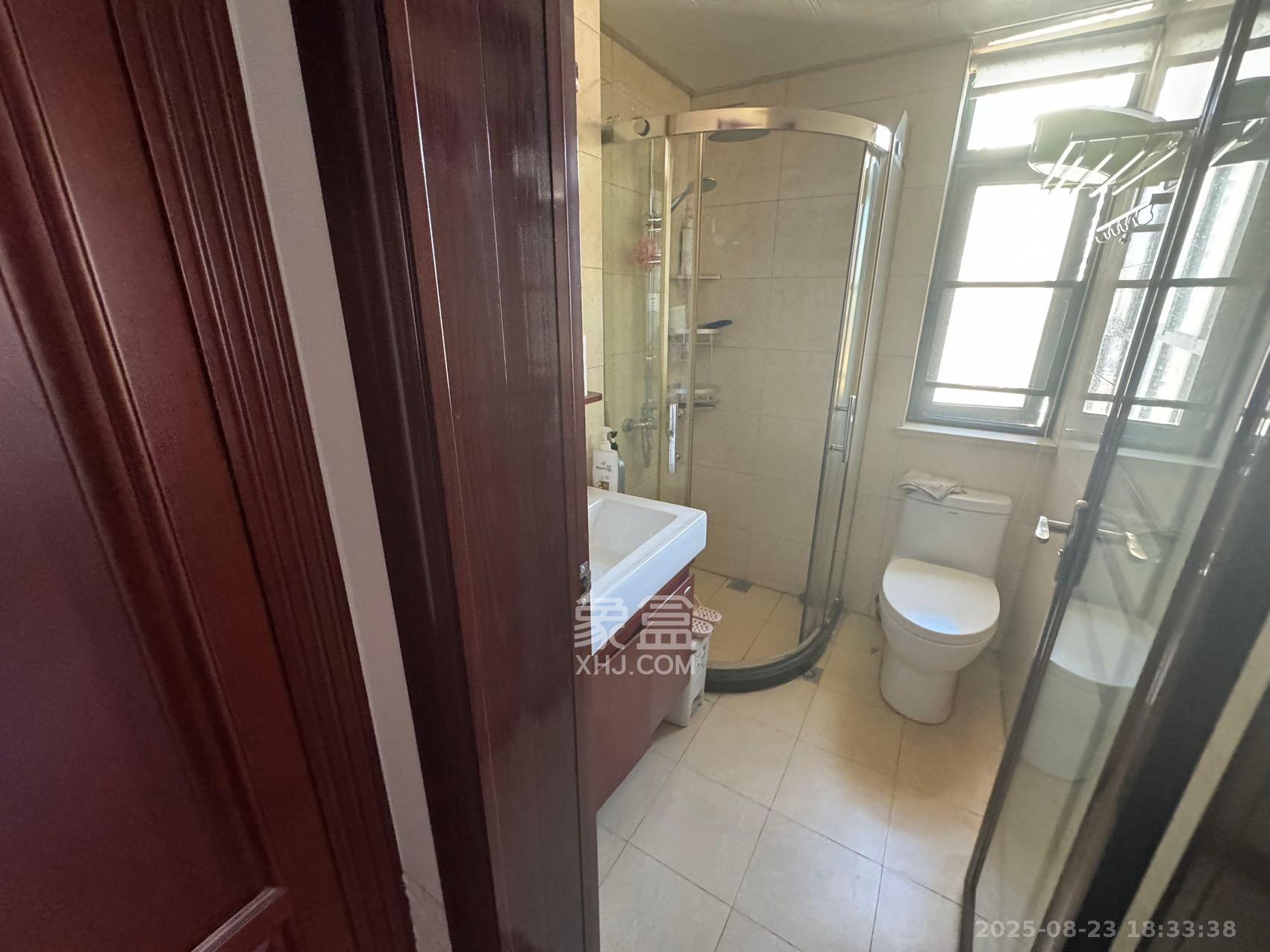 克拉美丽山庄(晟领国际) 4室2厅2卫 3300.0元/月 克拉美丽山庄(晟领国际) 4室2厅2卫 3300.0元/月室内图