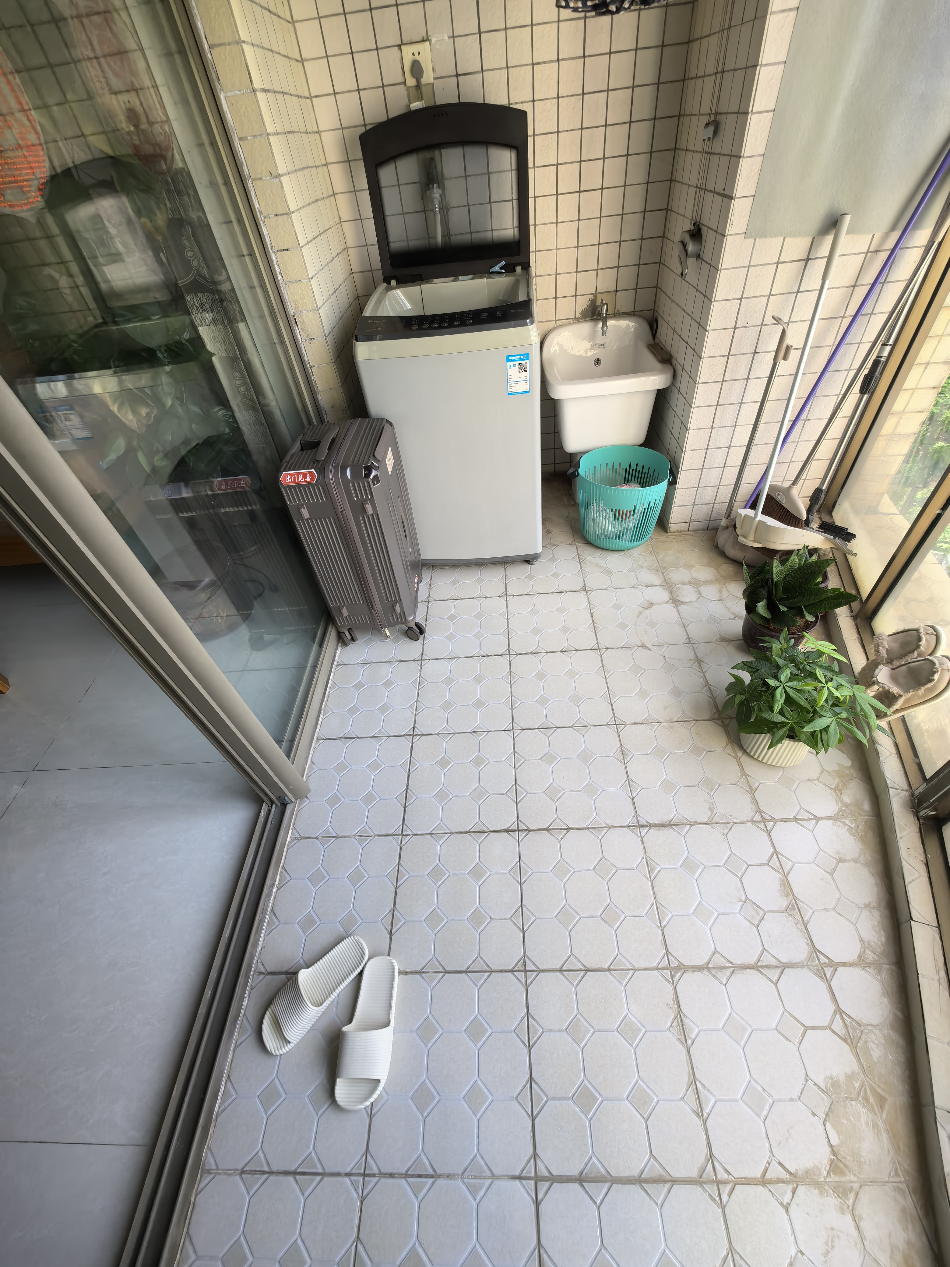 禧福新城  1室2厅1卫   80.00万客厅