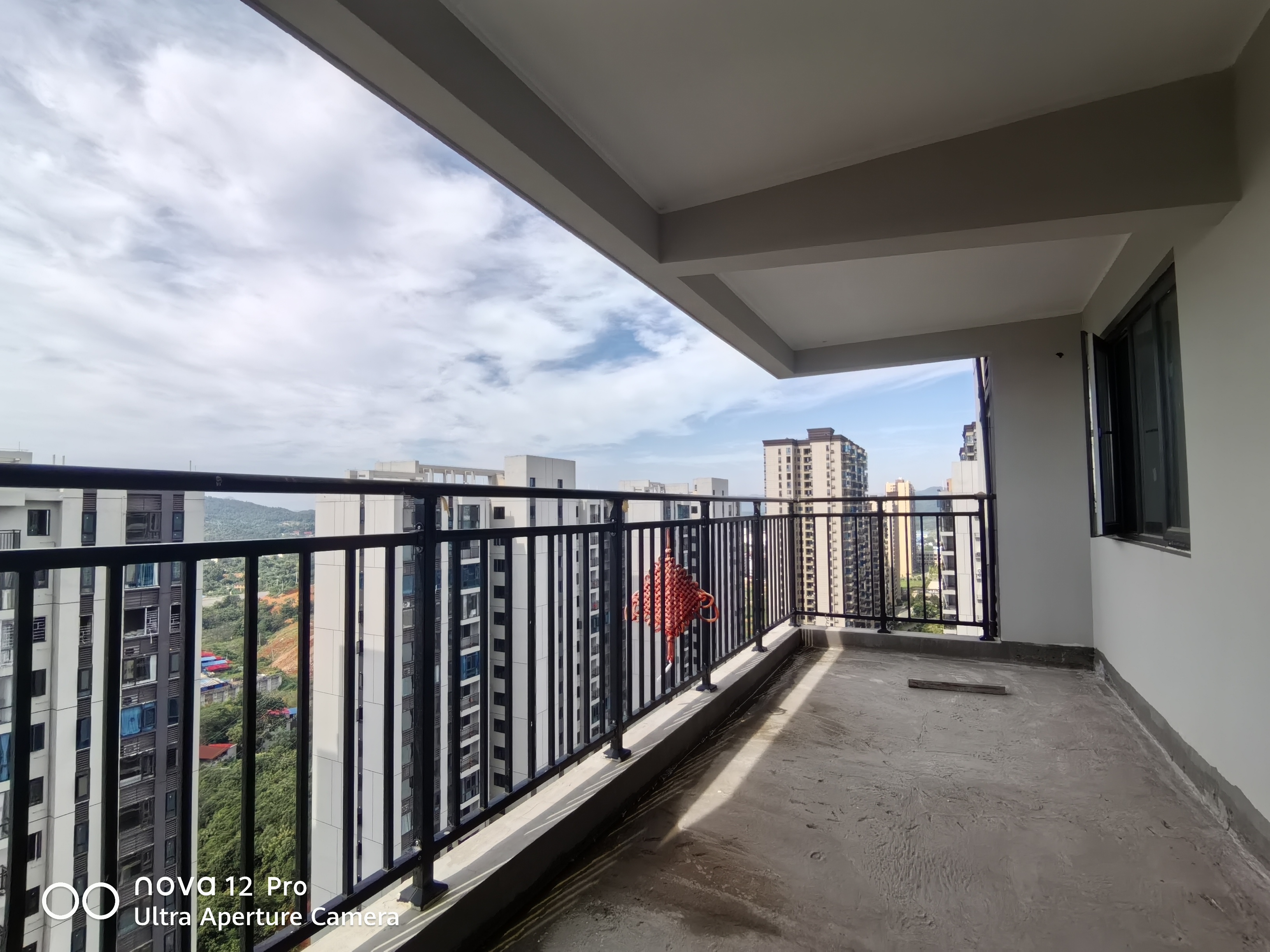 碧桂园正央时代 3室2厅2卫 48.8万 碧桂园正央时代 3室2厅2卫 48.8万阳台