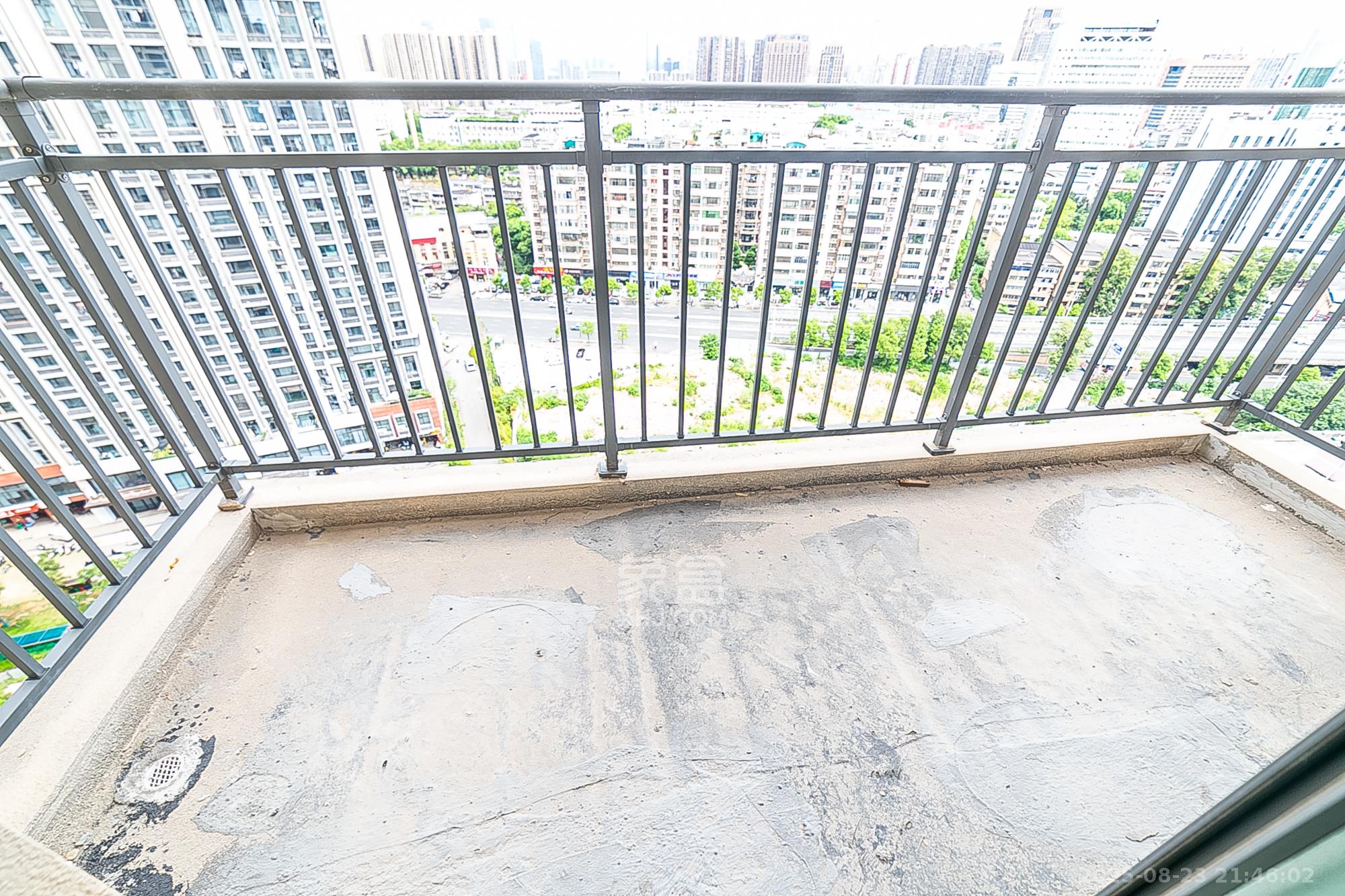 岭福家苑(天心佳苑) 3室2厅2卫 98.0万 岭福家苑(天心佳苑) 3室2厅2卫 98.0万阳台