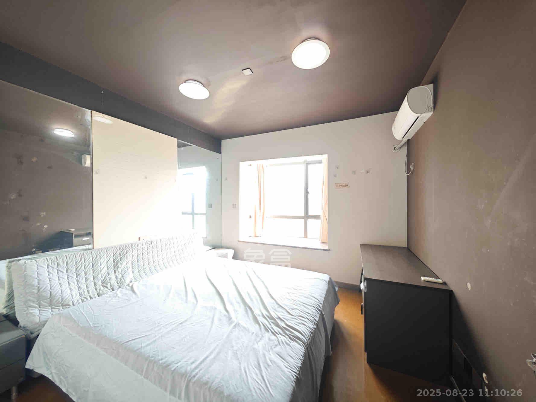 湘府东苑  3室2厅2卫    111.0万卧室