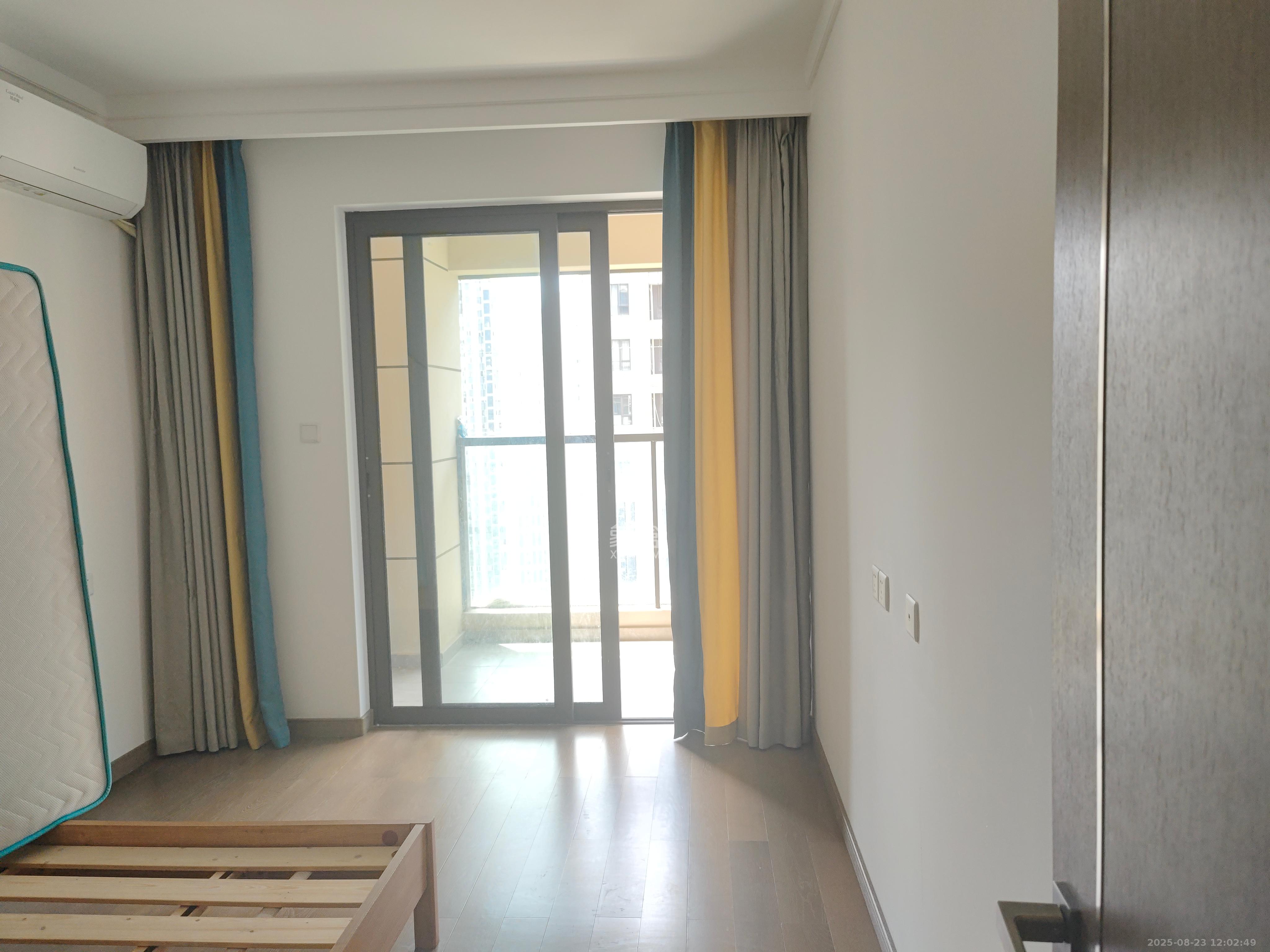 龙湖铂金中心（龙湖春江郦城）  3室2厅2卫    4000.0元/月室内图