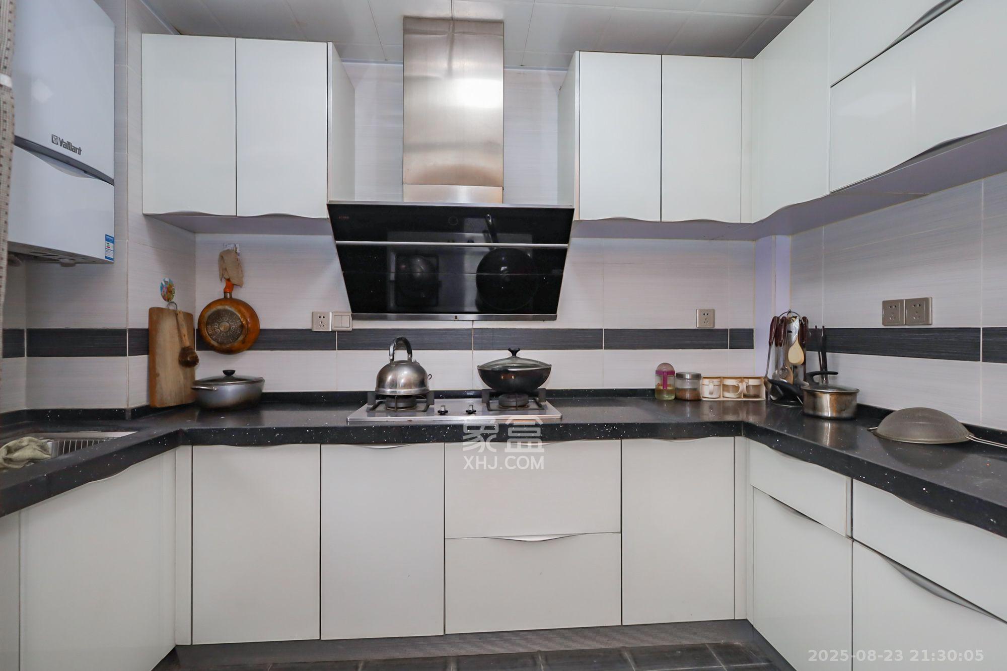 天骄福邸  3室2厅1卫    2700.0元/月室内图