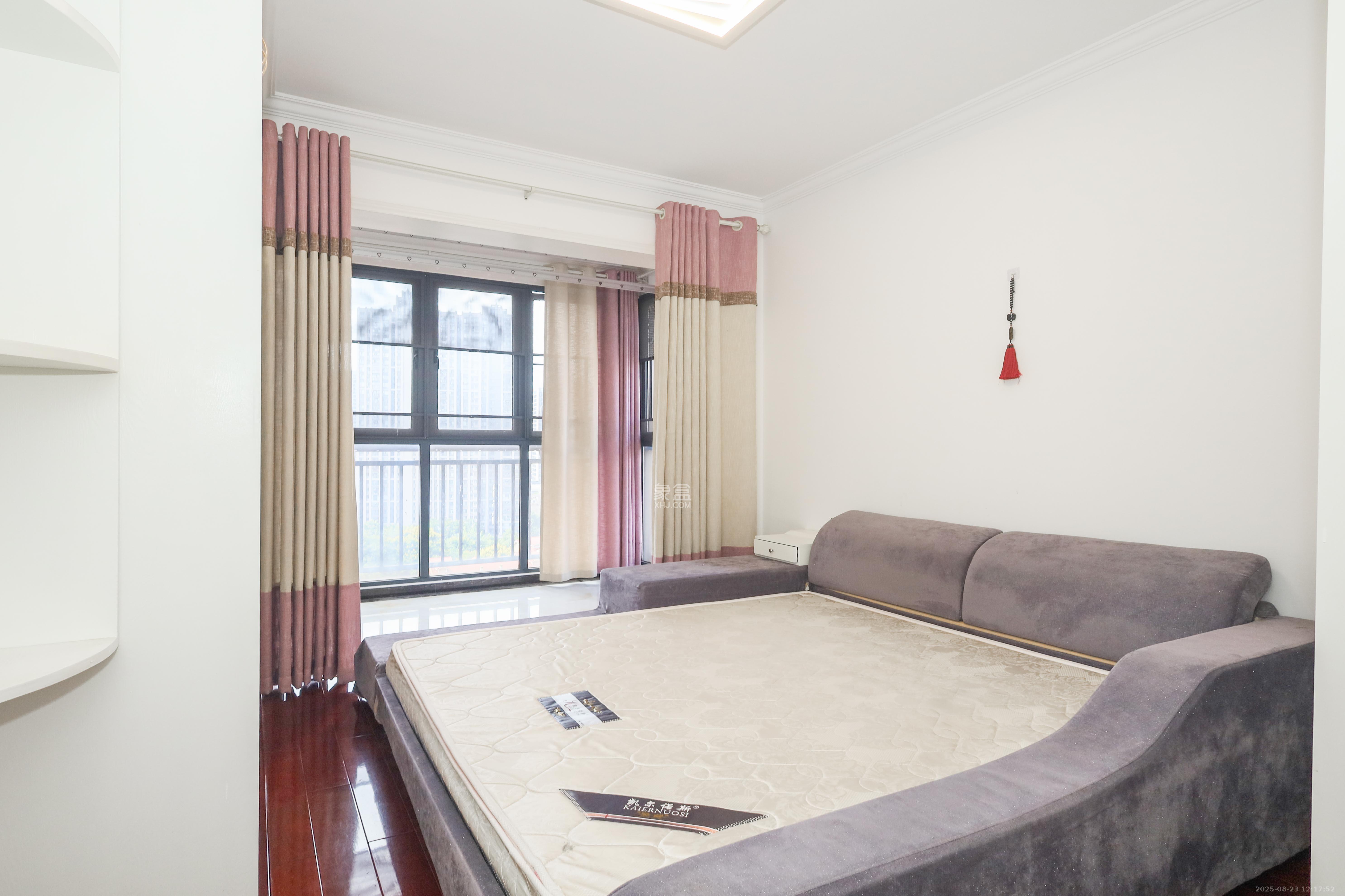 润芳园  4室2厅2卫    125.0万 润芳园  4室2厅2卫    125.0万卧室