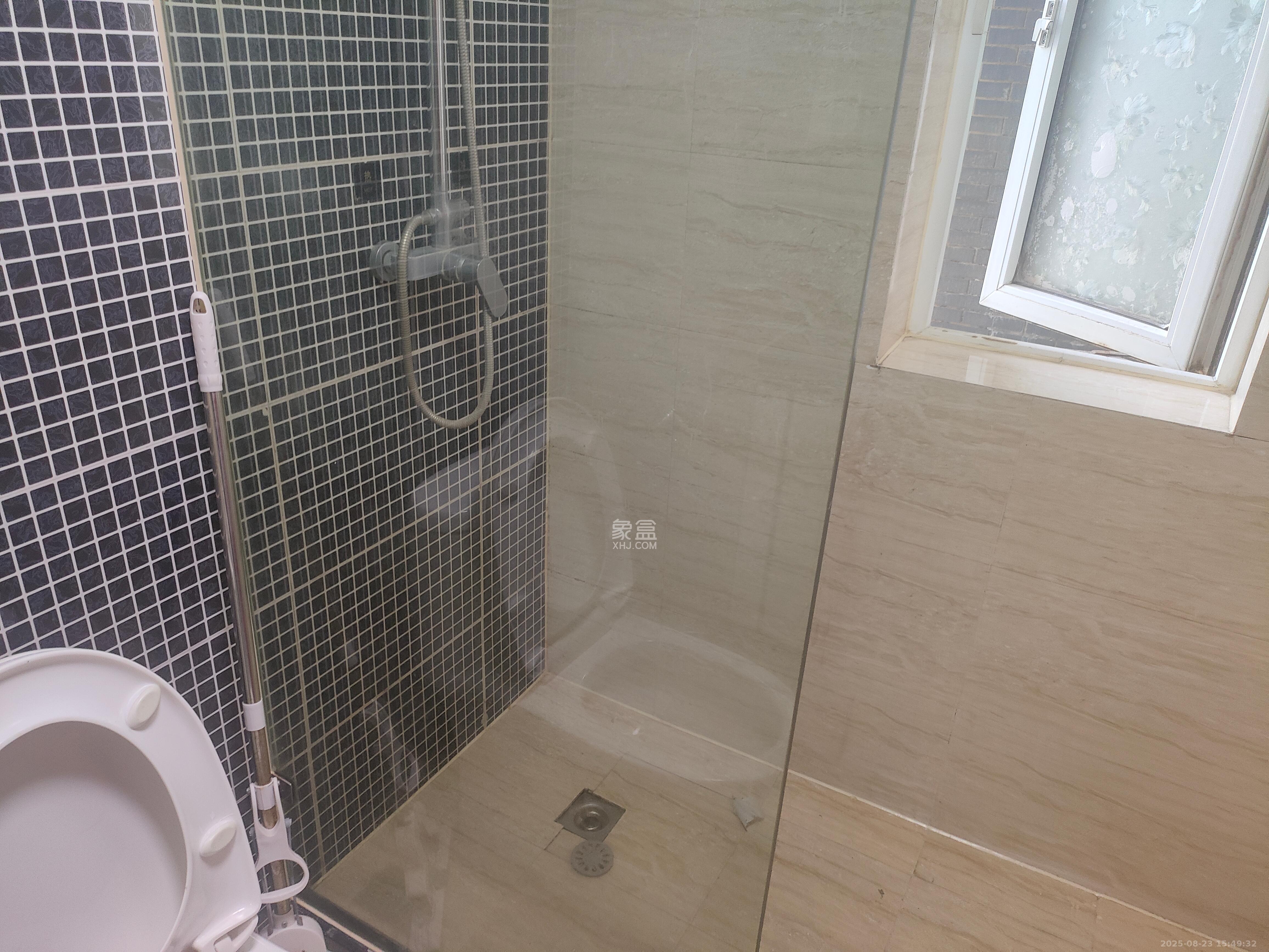 天心华庭 1室1厅1卫 2450.0元/月 天心华庭 1室1厅1卫 2450.0元/月室内图