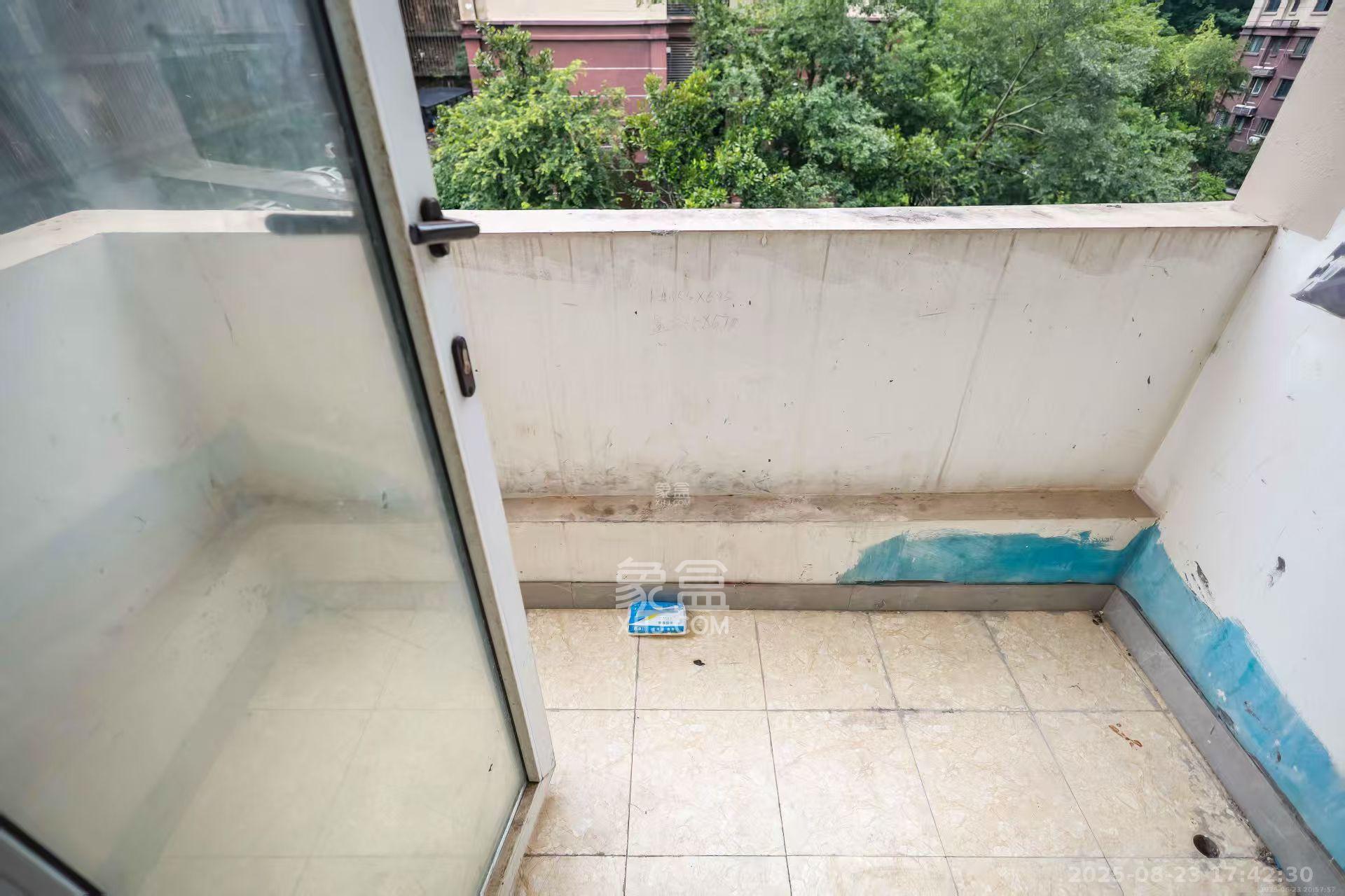 金科世界城  3室2厅1卫    1800.0元/月 金科世界城  3室2厅1卫    1800.0元/月室内图