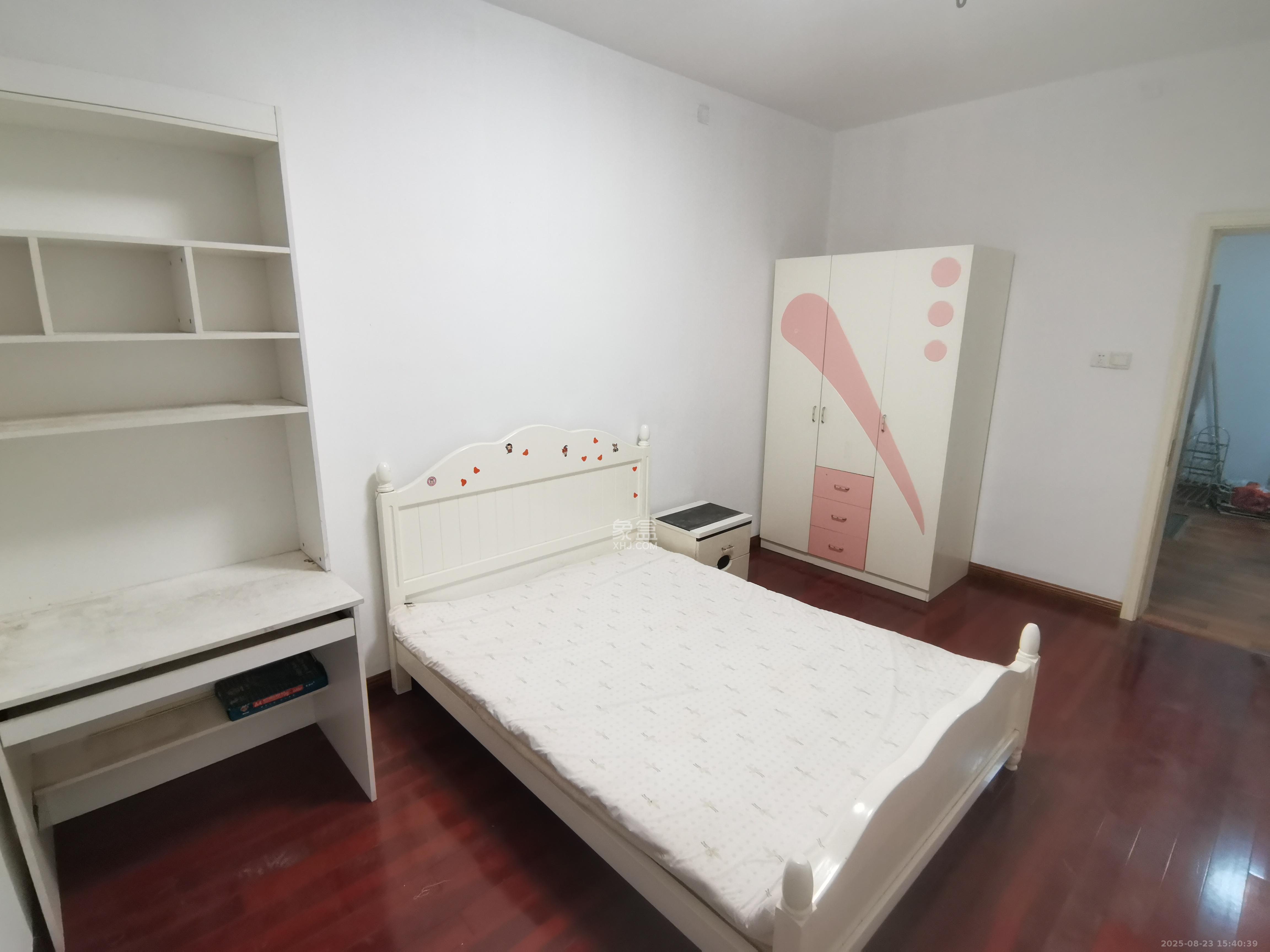 陈家湖小区  3室1厅1卫    2400.0元/月 陈家湖小区  3室1厅1卫    2400.0元/月室内图1