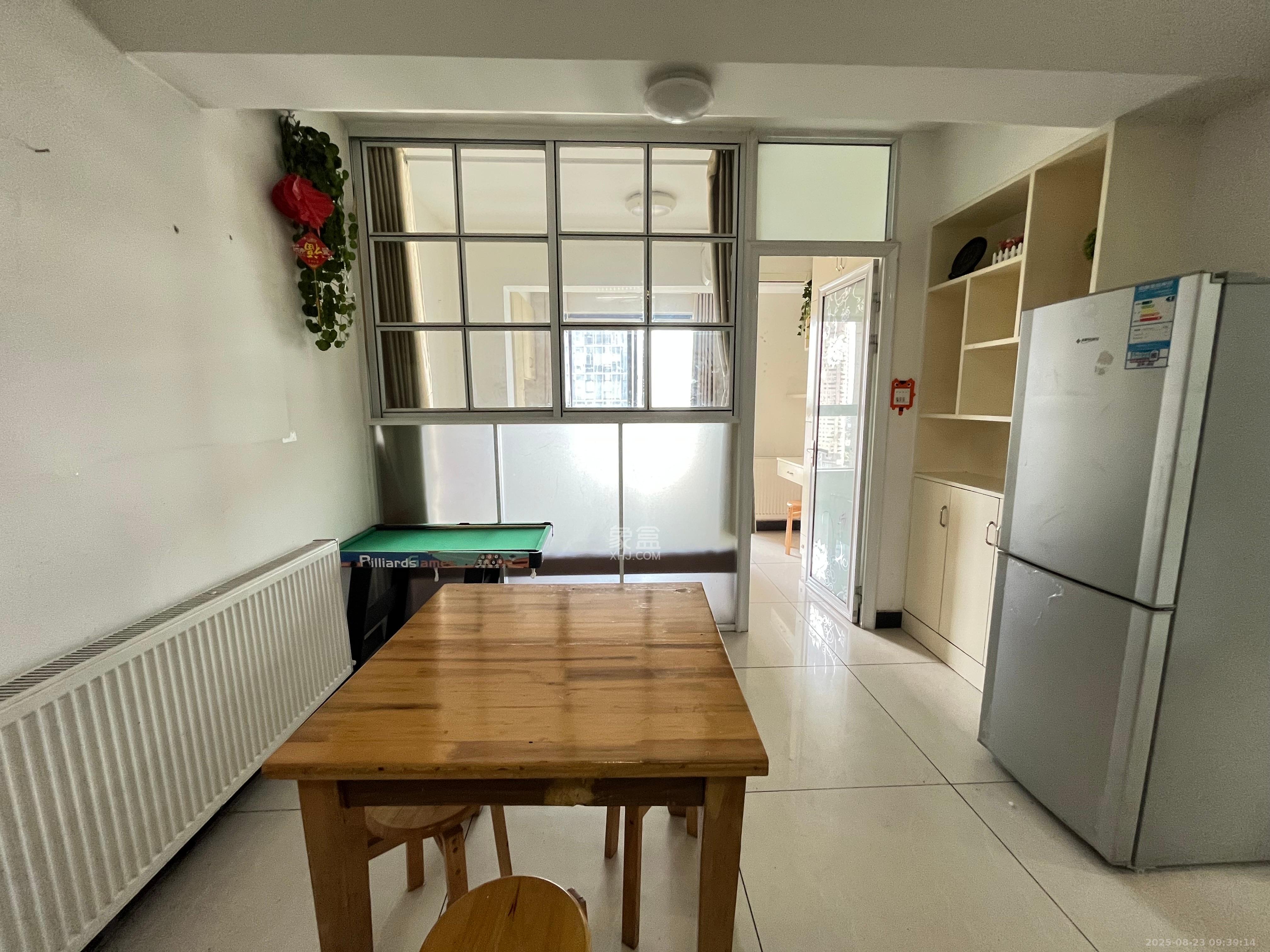 绿地中央广场  2室1厅1卫    2300.0元/月室内图