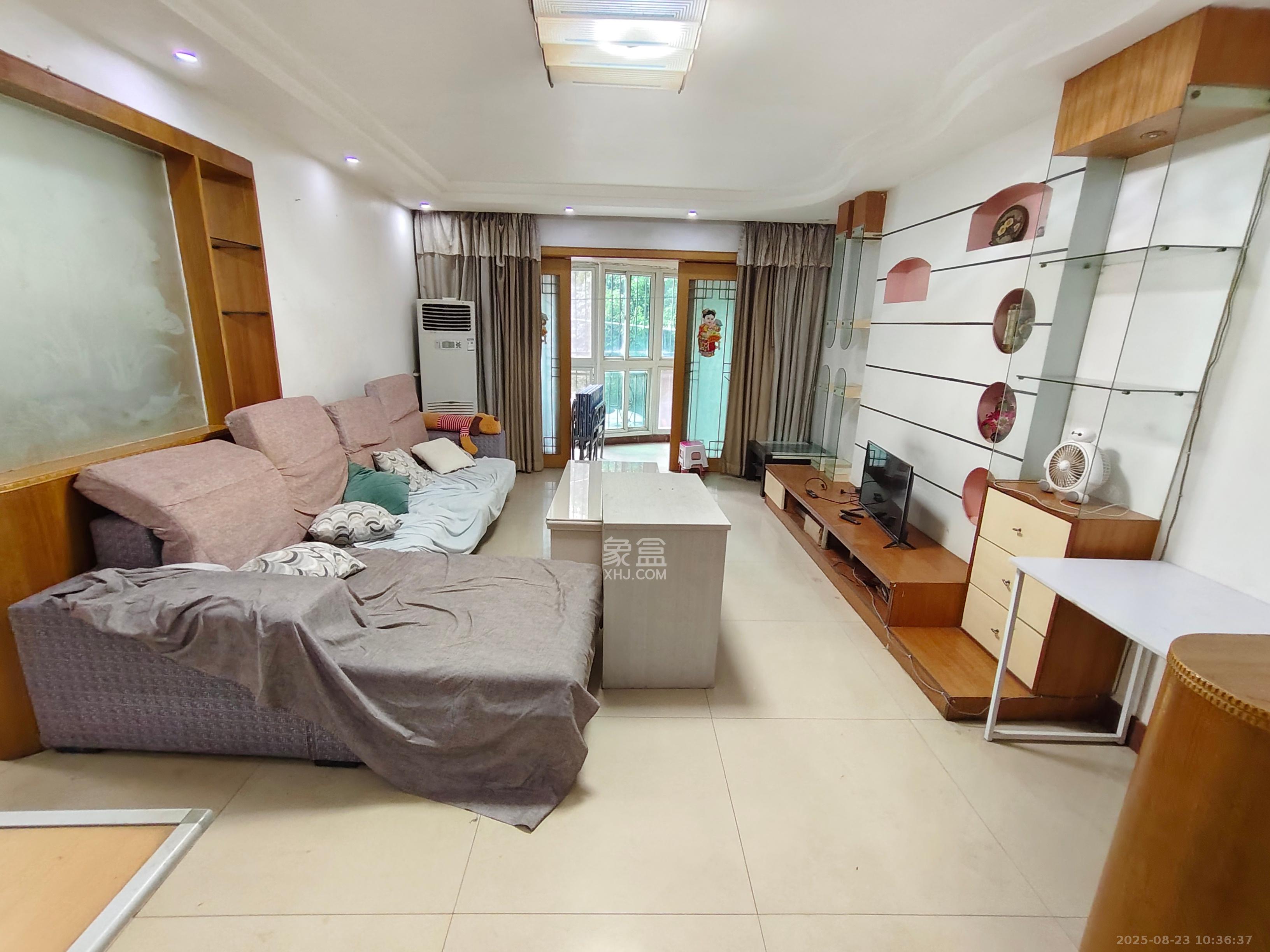 恩瑞麓山名园(龙王港小区)  3室2厅1卫    2000.0元/月 恩瑞麓山名园(龙王港小区)  3室2厅1卫    2000.0元/月室内图