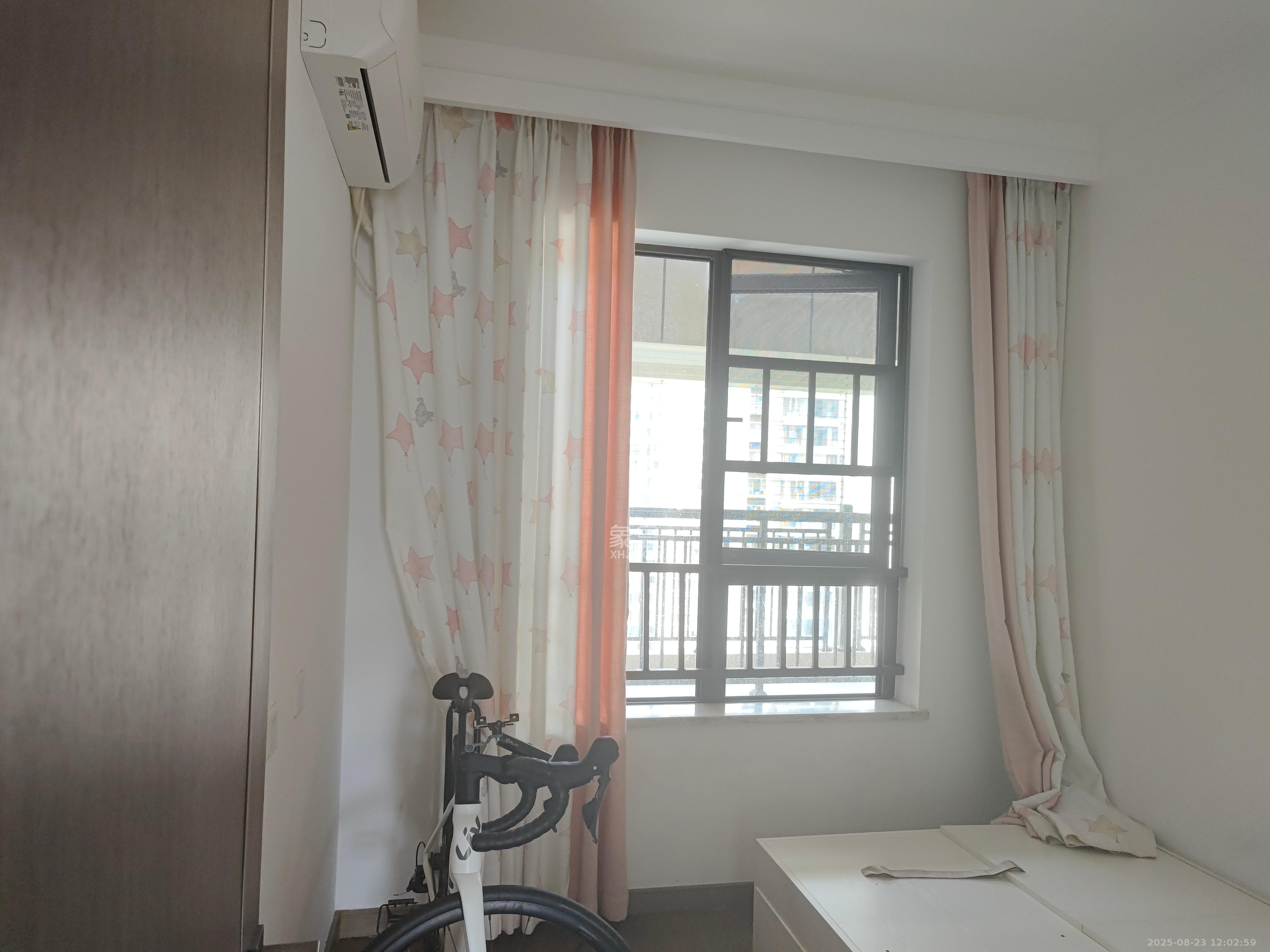 龙湖铂金中心（龙湖春江郦城）  3室2厅2卫    4000.0元/月室内图