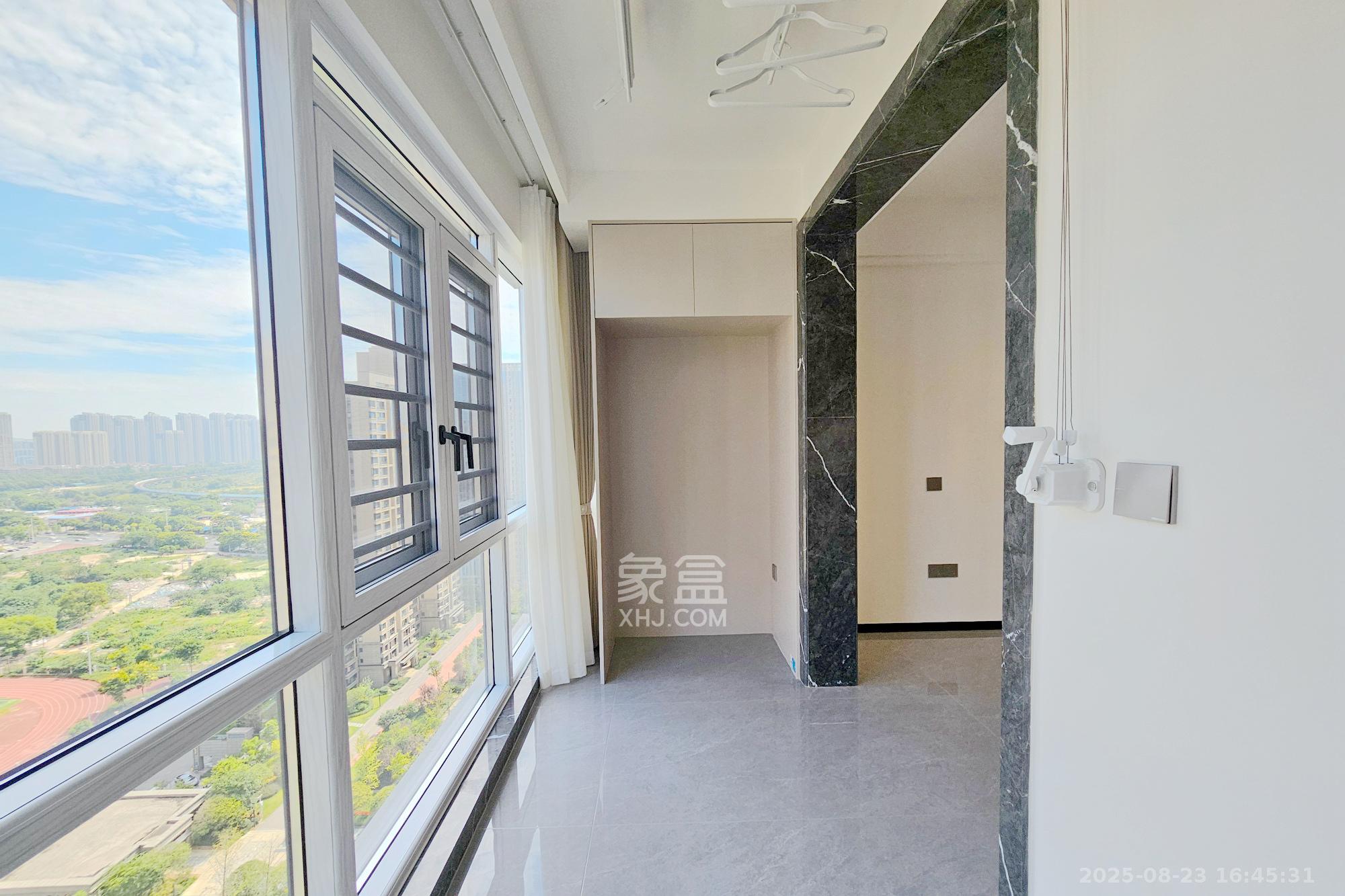 长房东旭国际  3室2厅2卫    175.0万 长房东旭国际  3室2厅2卫    175.0万阳台