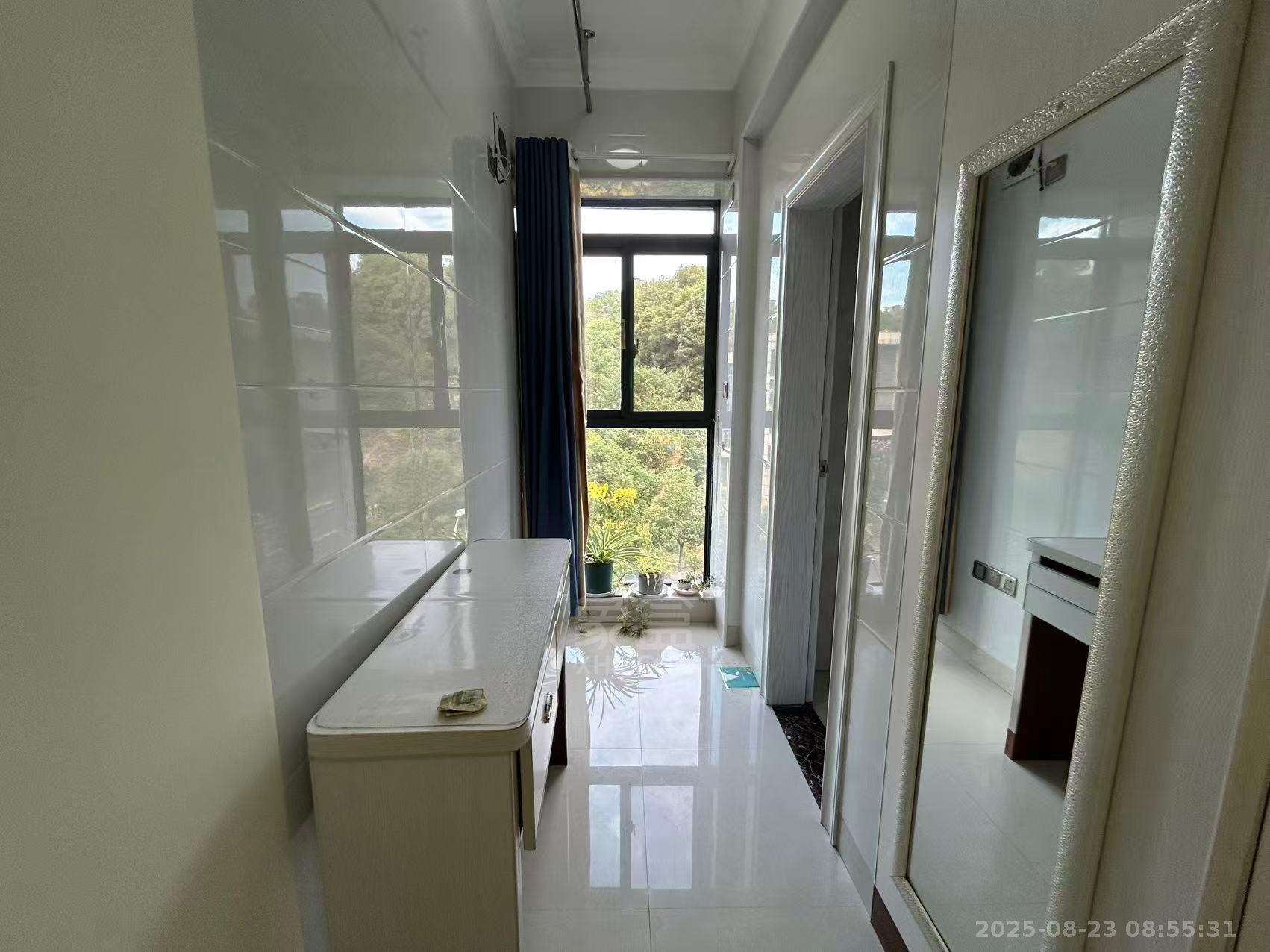 中建御山和苑  1室1厅1卫    1300.0元/月室内图