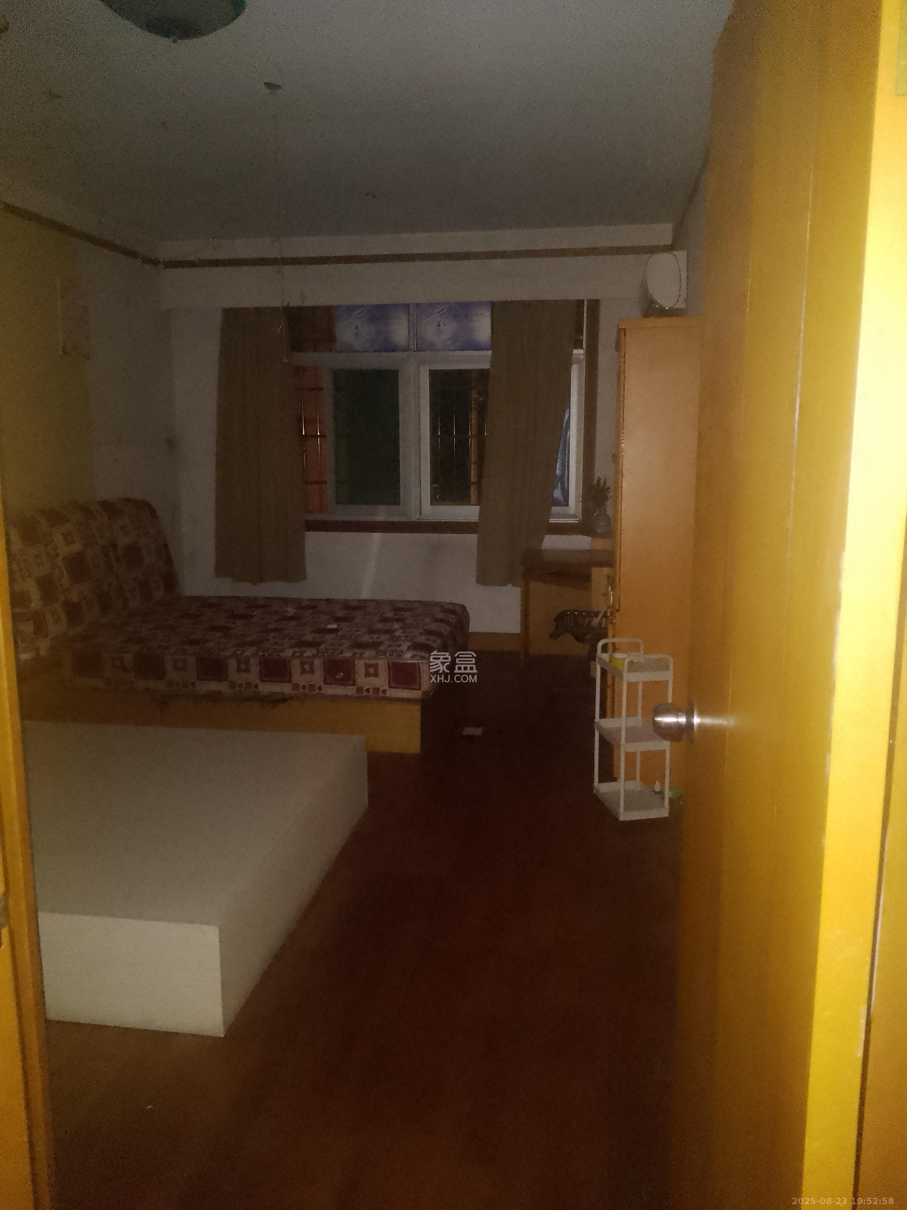 轻化公司宿舍向东南6号(产权南湖路46号) 3室2厅2卫 2000.0元/月 轻化公司宿舍向东南6号(产权南湖路46号) 3室2厅2卫 2000.0元/月室内图