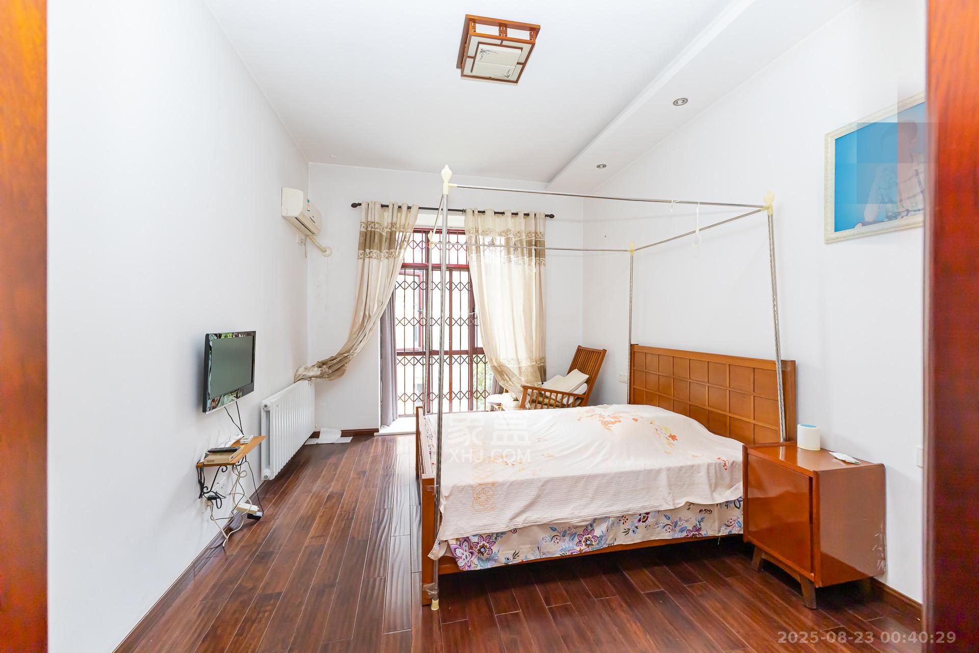 润和之悦(金泽园)  9室3厅4卫    760.0万 润和之悦(金泽园)  9室3厅4卫    760.0万卧室