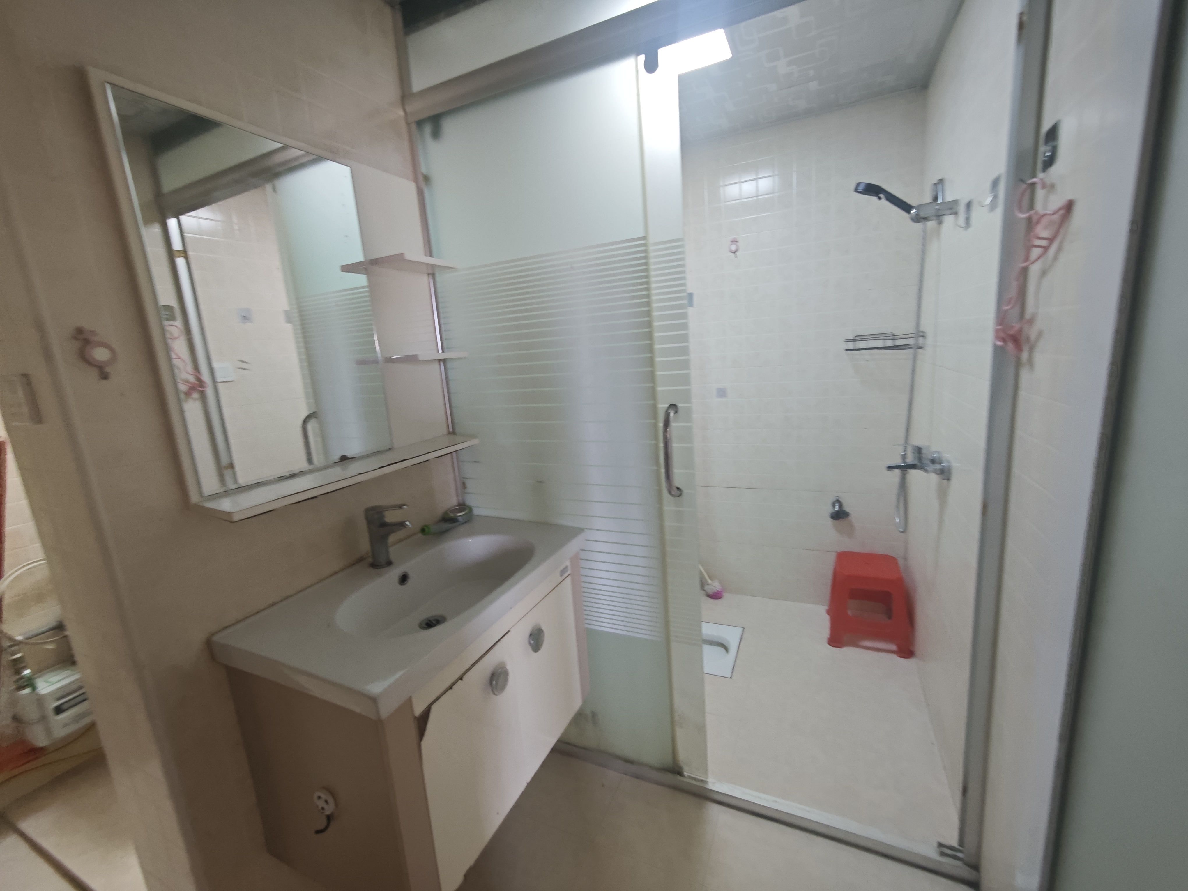 中建国际大厦  2室1厅1卫   1450.00元/月室内图