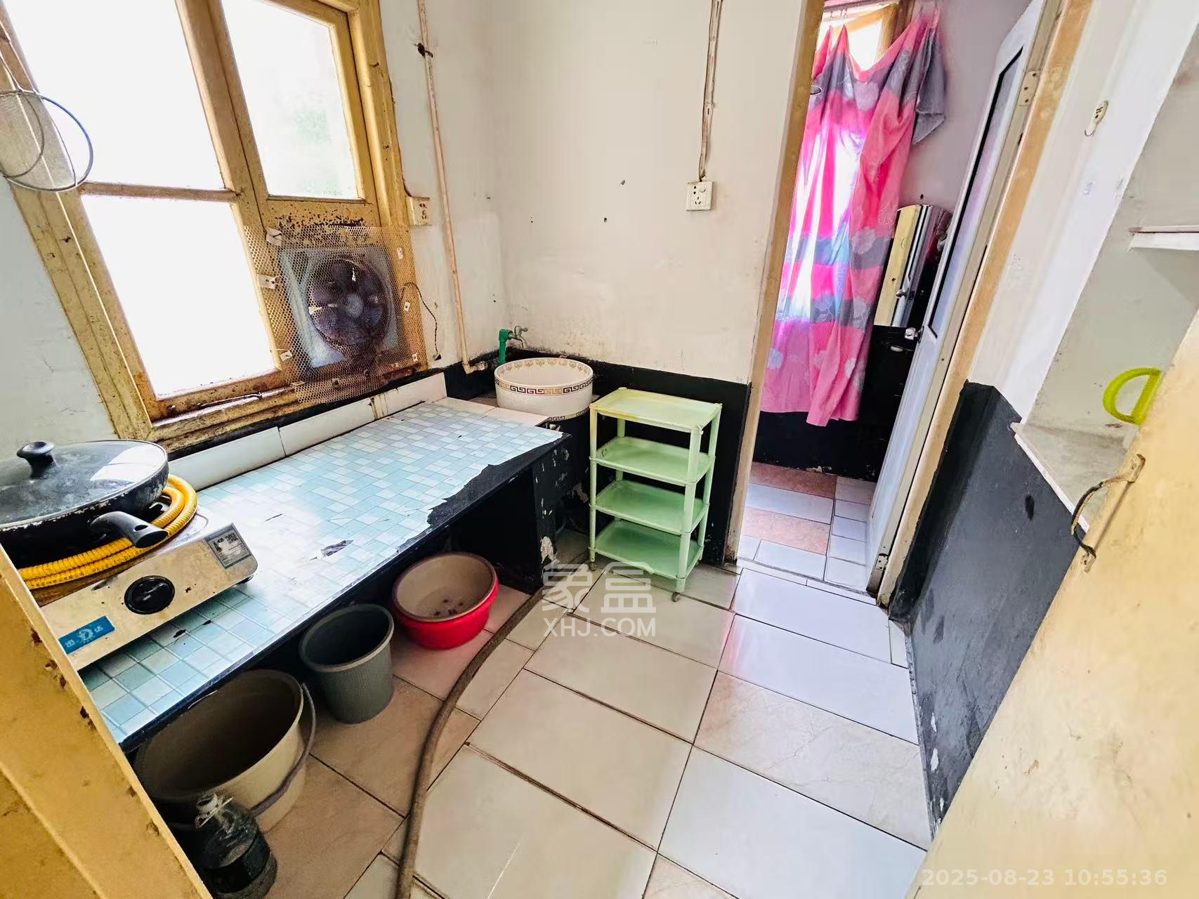 涂家冲社区(涂新小区、农商银行宿舍) 2室1厅1卫 1700.0元/月 涂家冲社区(涂新小区、农商银行宿舍) 2室1厅1卫 1700.0元/月室内图