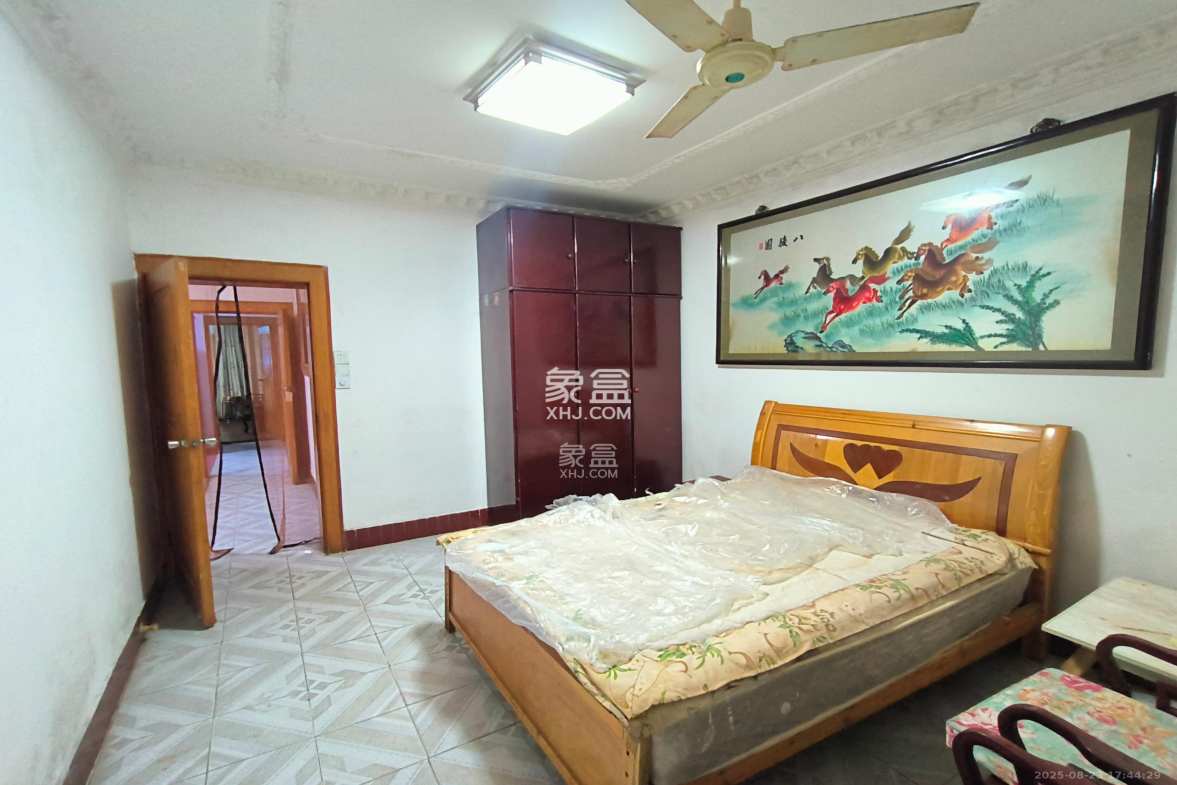 物贸小区 3室2厅1卫 2800.0元/月 物贸小区 3室2厅1卫 2800.0元/月室内图