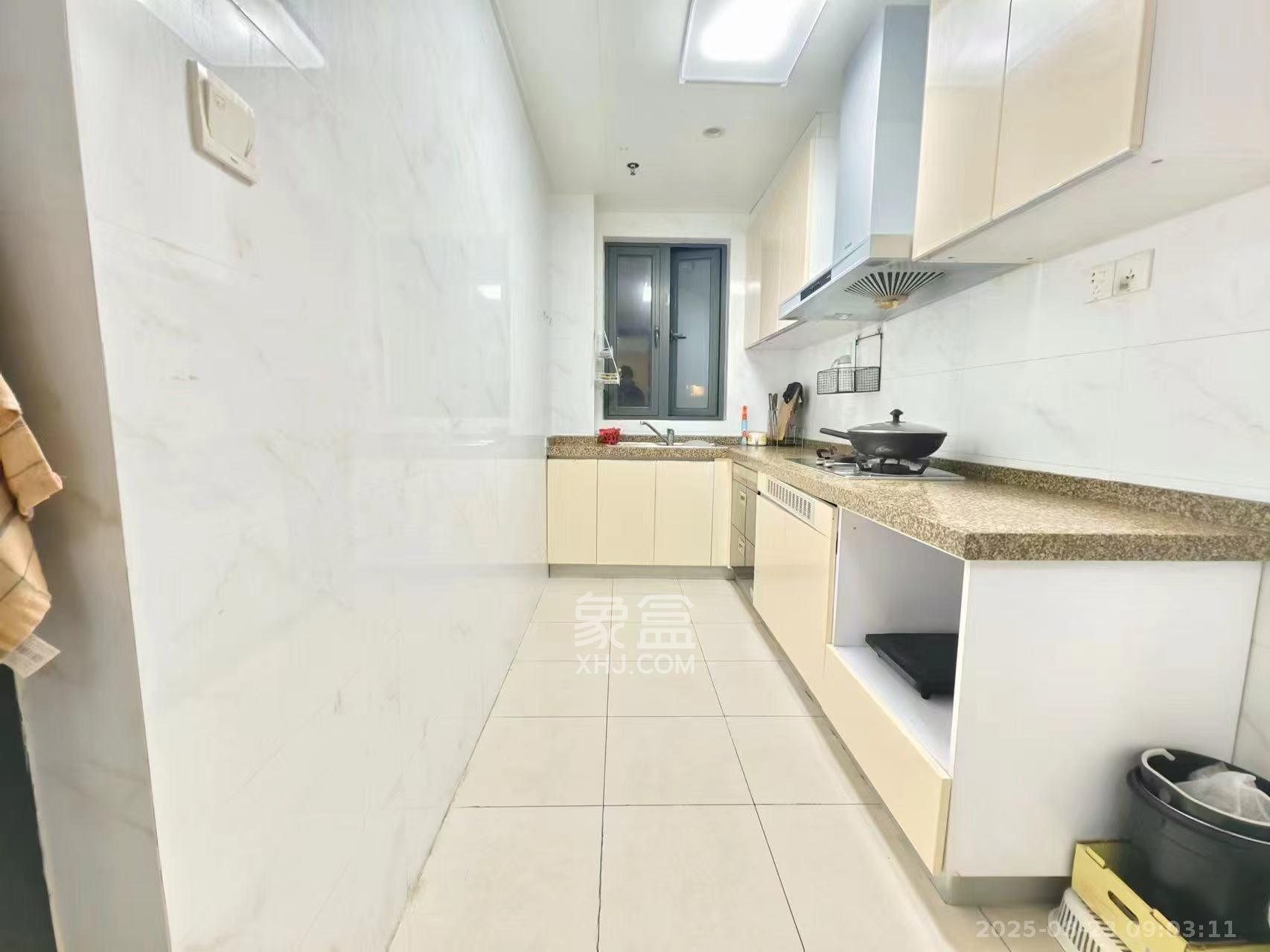 恒大御景半岛锦绣苑  3室2厅2卫    3200.0元/月 恒大御景半岛锦绣苑  3室2厅2卫    3200.0元/月室内图