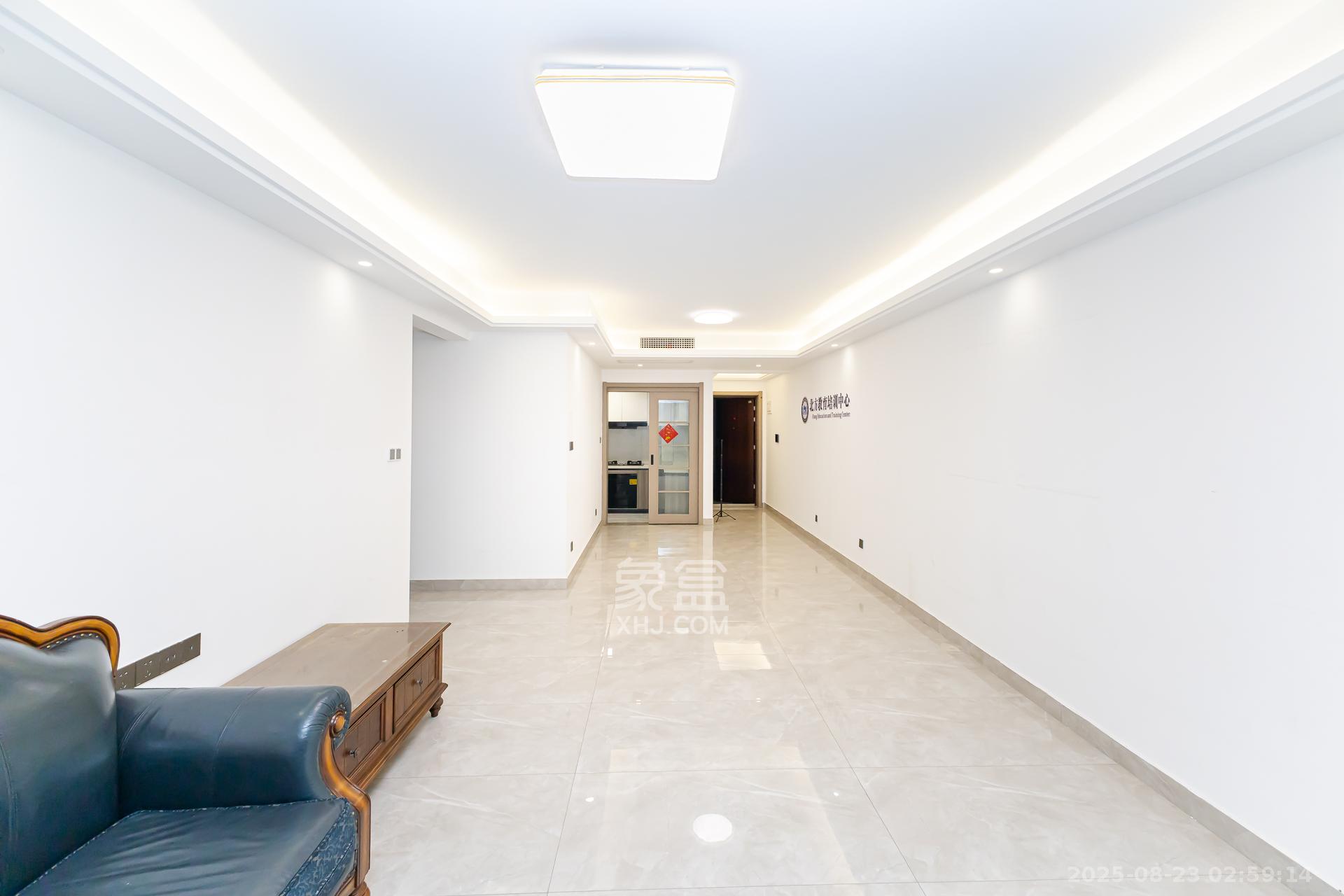 金富湘江悦城  4室2厅2卫    128.0万 金富湘江悦城  4室2厅2卫    128.0万客厅