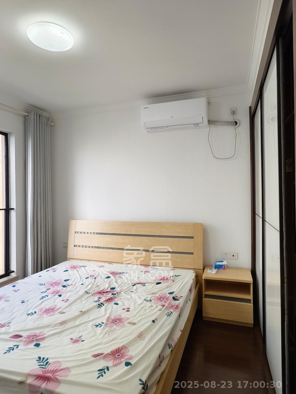 万科里金域滨江 3室2厅1卫 3500.0元/月 万科里金域滨江 3室2厅1卫 3500.0元/月室内图