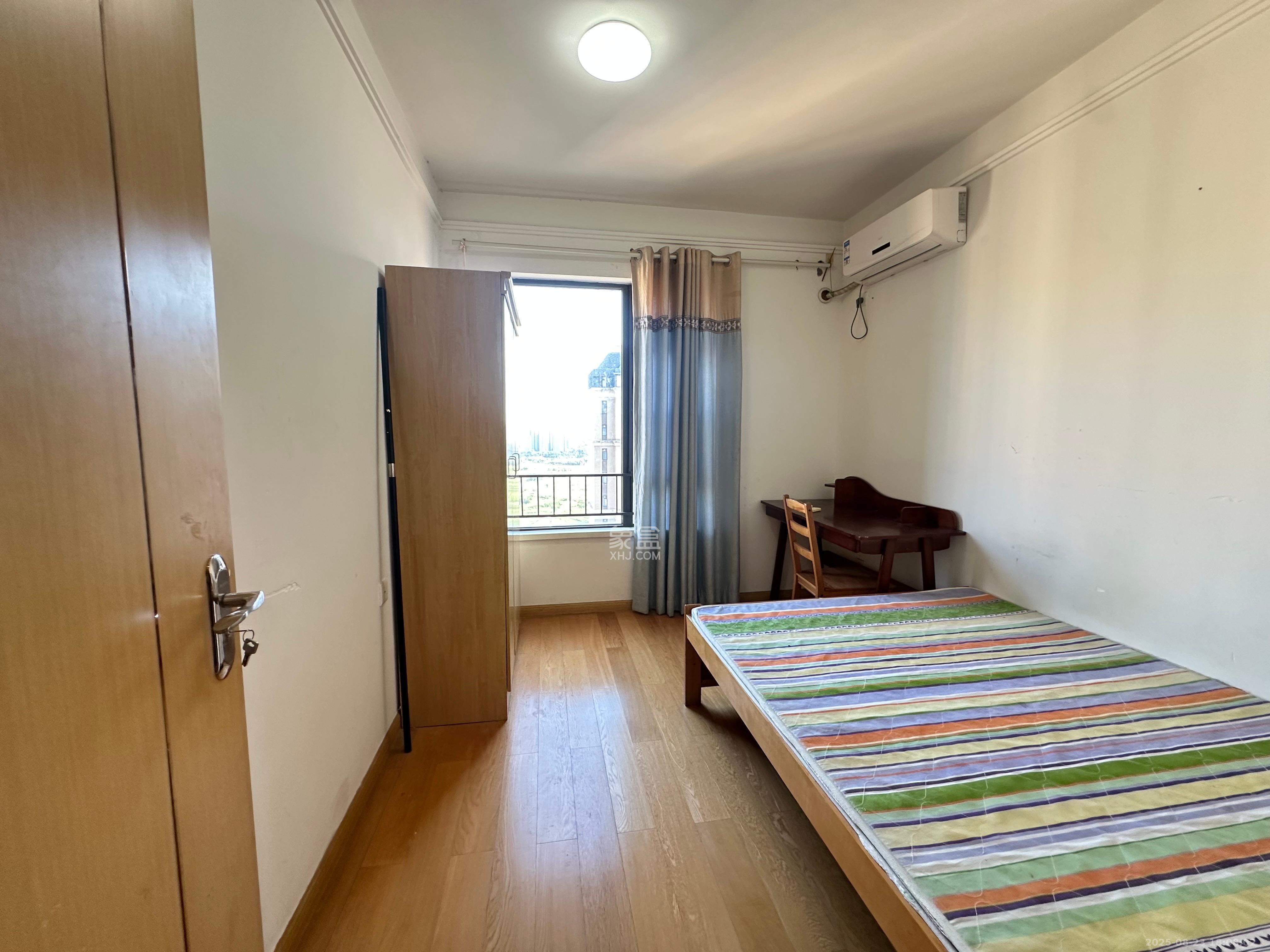 中海国际三期  3室2厅1卫    1800.0元/月 中海国际三期  3室2厅1卫    1800.0元/月室内图