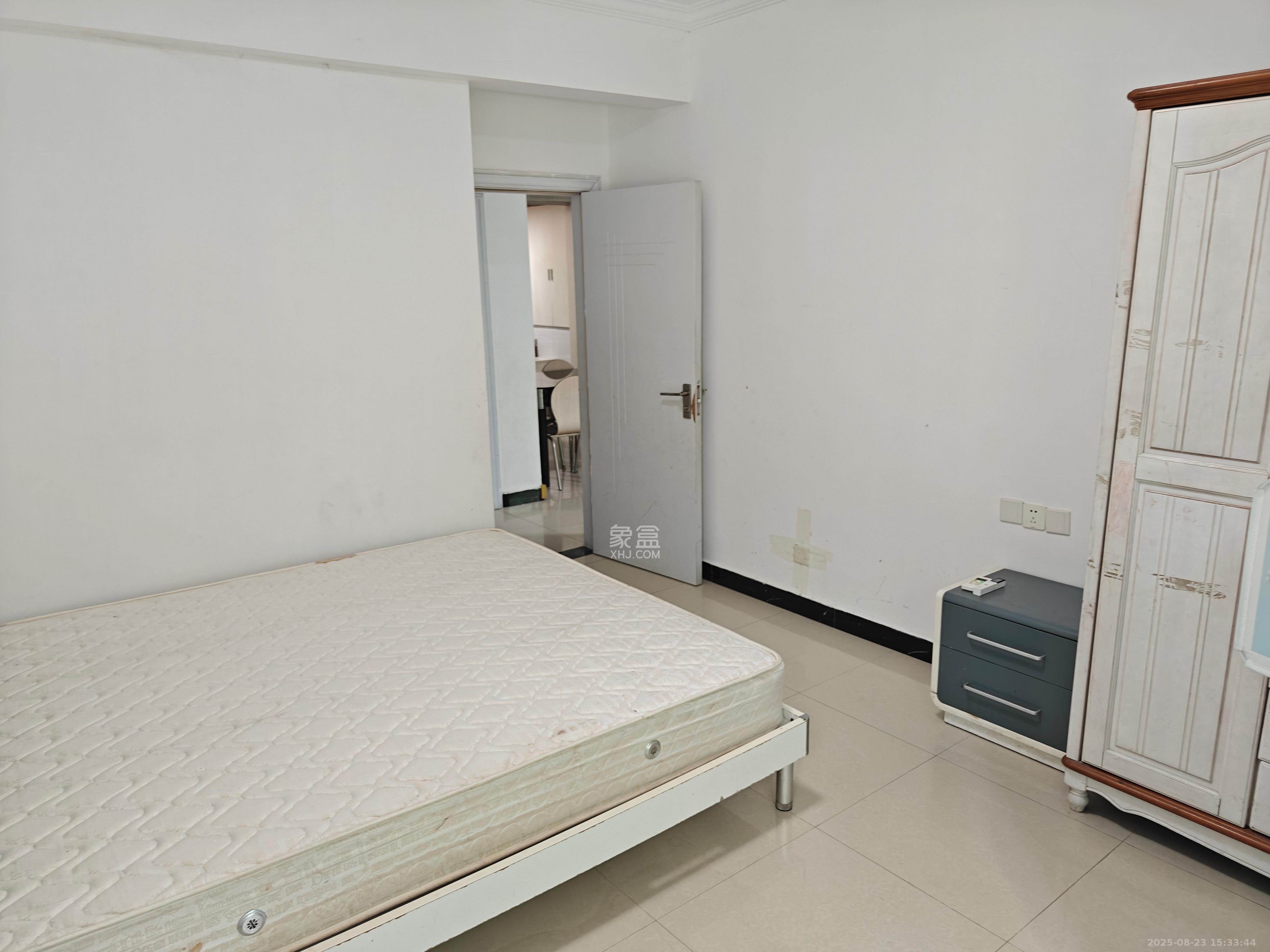 新城新世界一二三期 2室2厅1卫 2200.0元/月 新城新世界一二三期 2室2厅1卫 2200.0元/月室内图