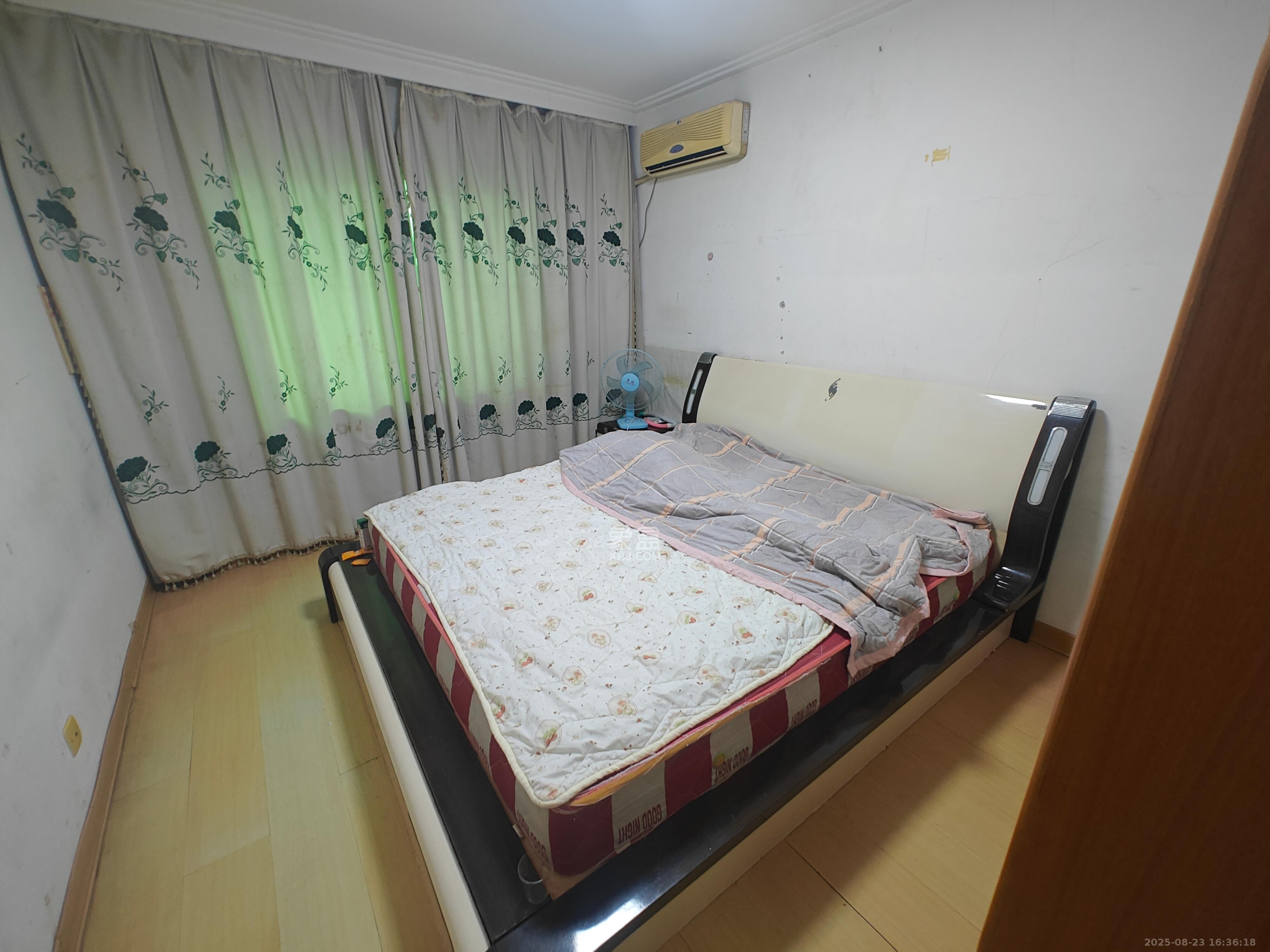 恩瑞麓山名园(龙王港小区) 3室2厅2卫 1600.0元/月 恩瑞麓山名园(龙王港小区) 3室2厅2卫 1600.0元/月室内图