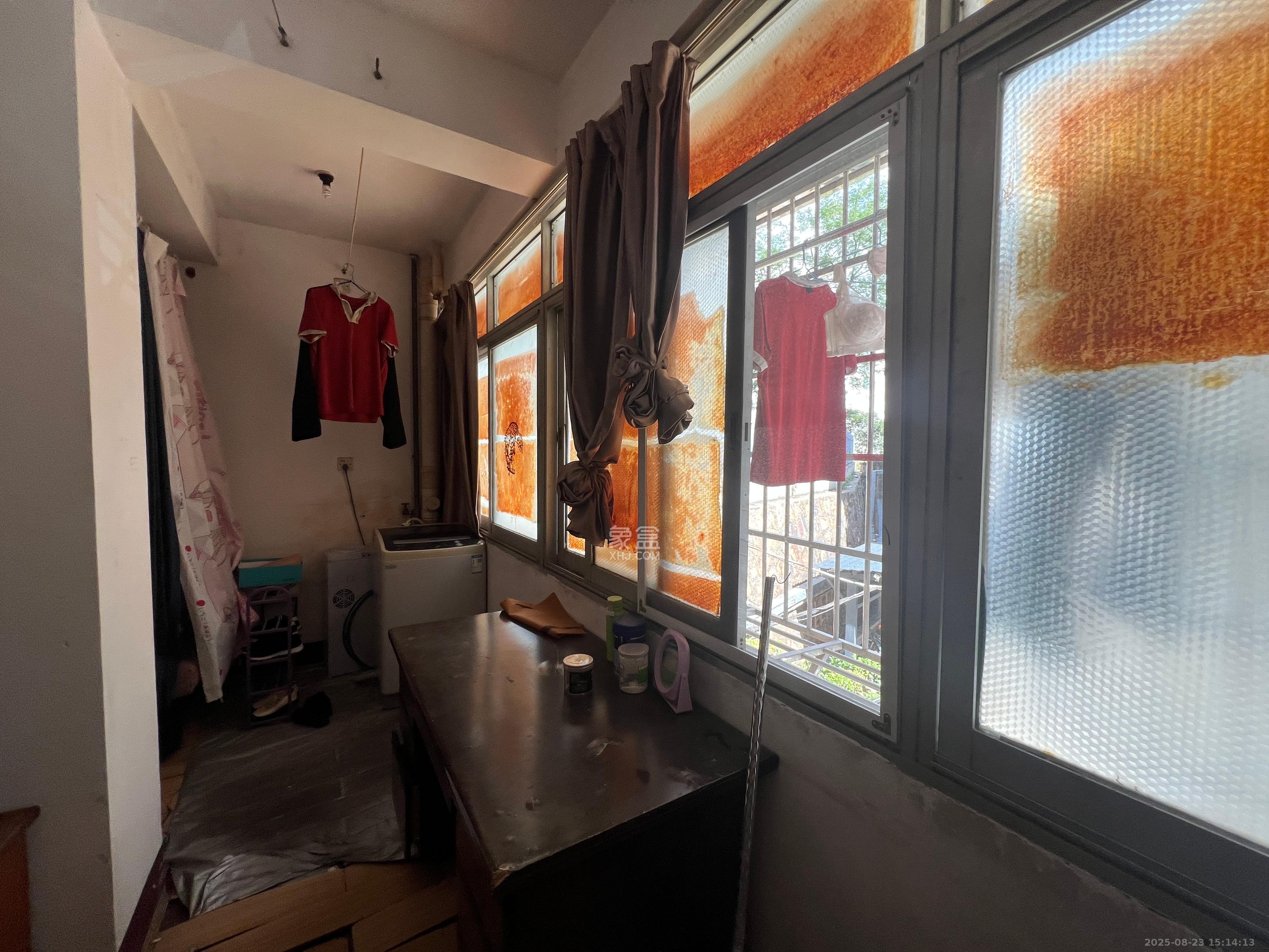 通程物流宿舍 3室1厅1卫 1600.0元/月 通程物流宿舍 3室1厅1卫 1600.0元/月室内图