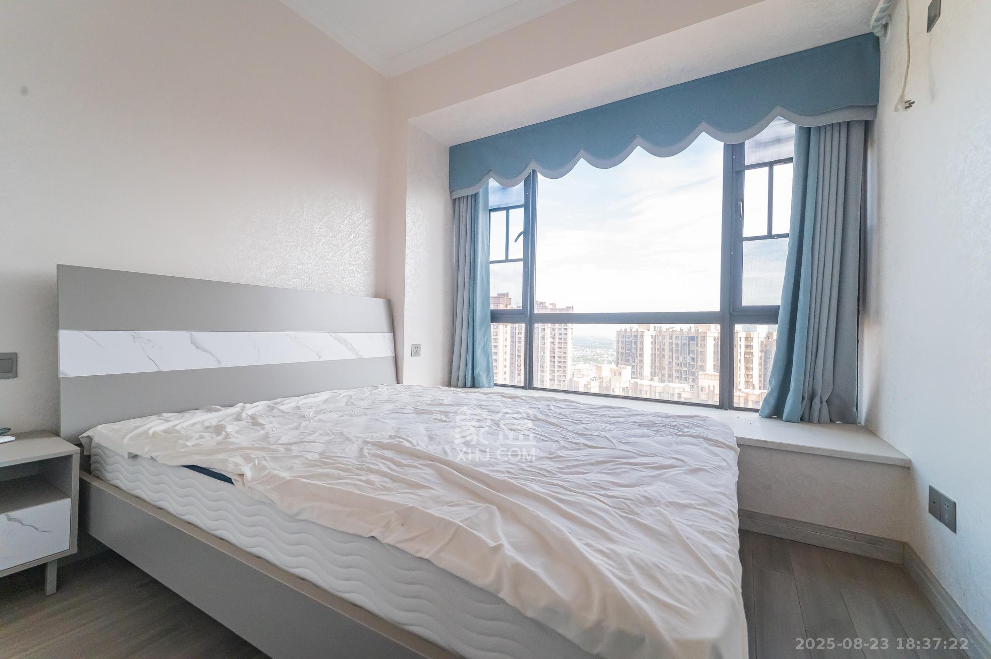 松雅湖壹号  4室2厅1卫    119.8万卧室