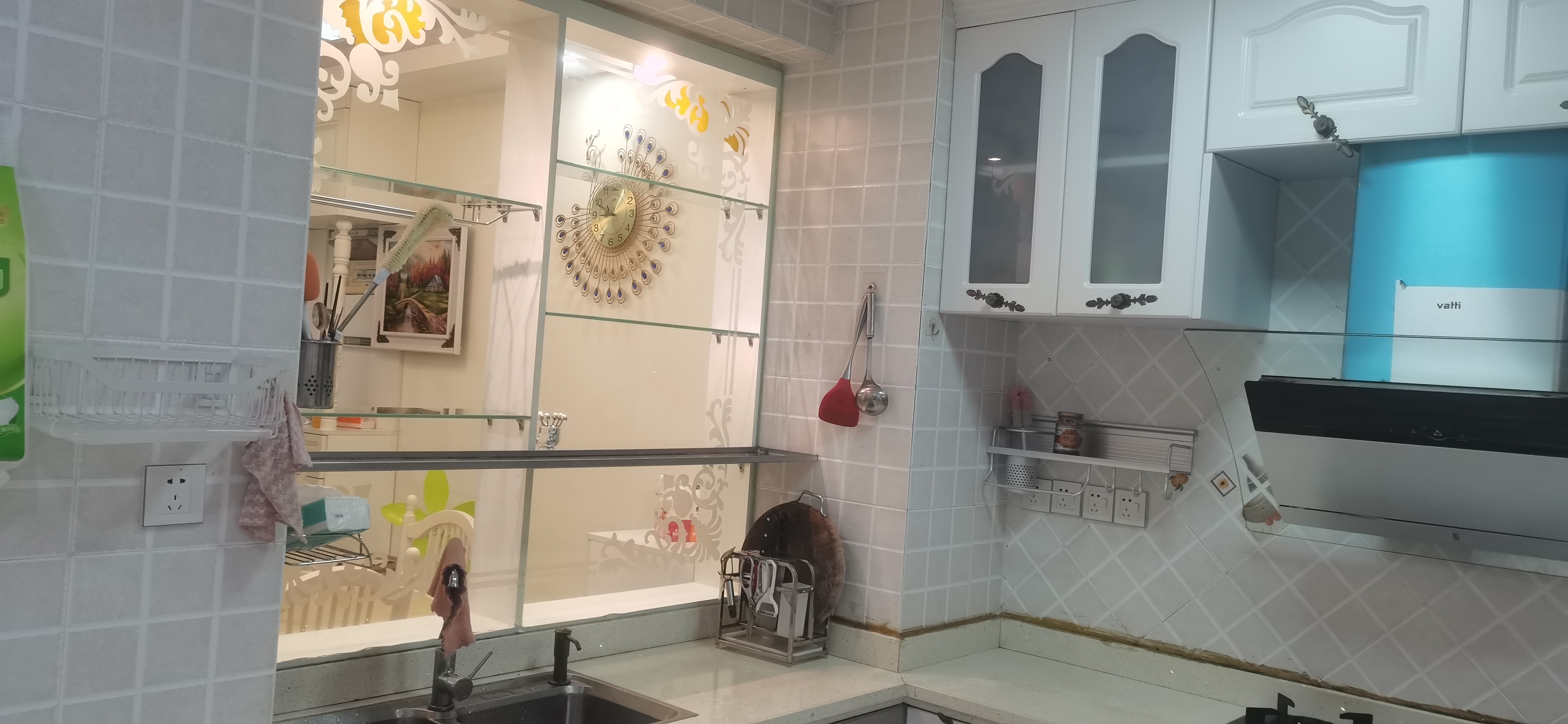 新世界花园三期 3室2厅2卫 2800.0元/月 新世界花园三期 3室2厅2卫 2800.0元/月室内图